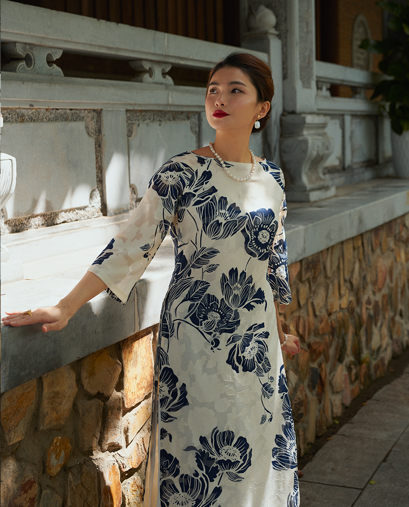 Áo Dài Cổ Thuyền Mẫu Đơn ADA013