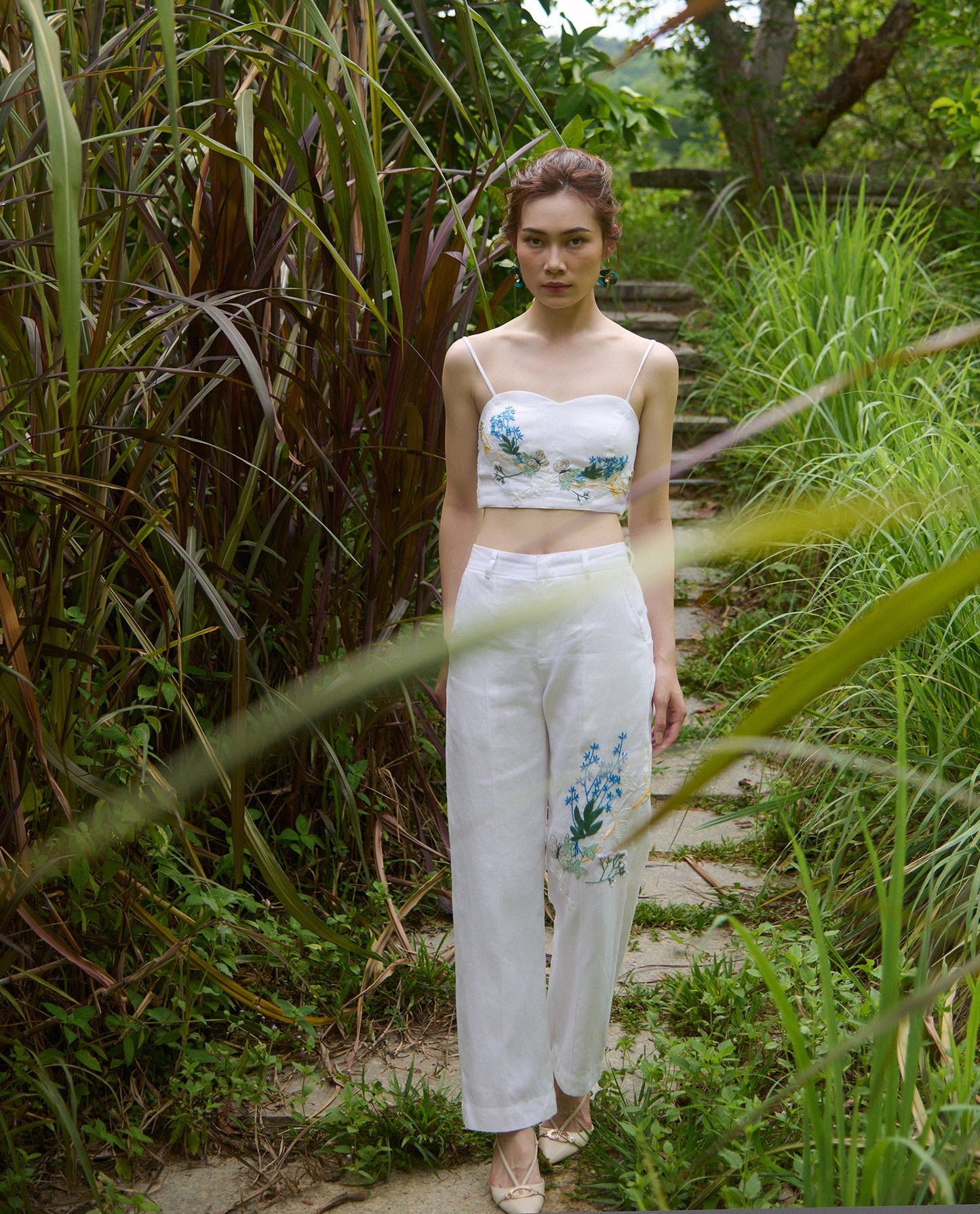 Áo Croptop Linen Thêu Tay Mơ TOP208