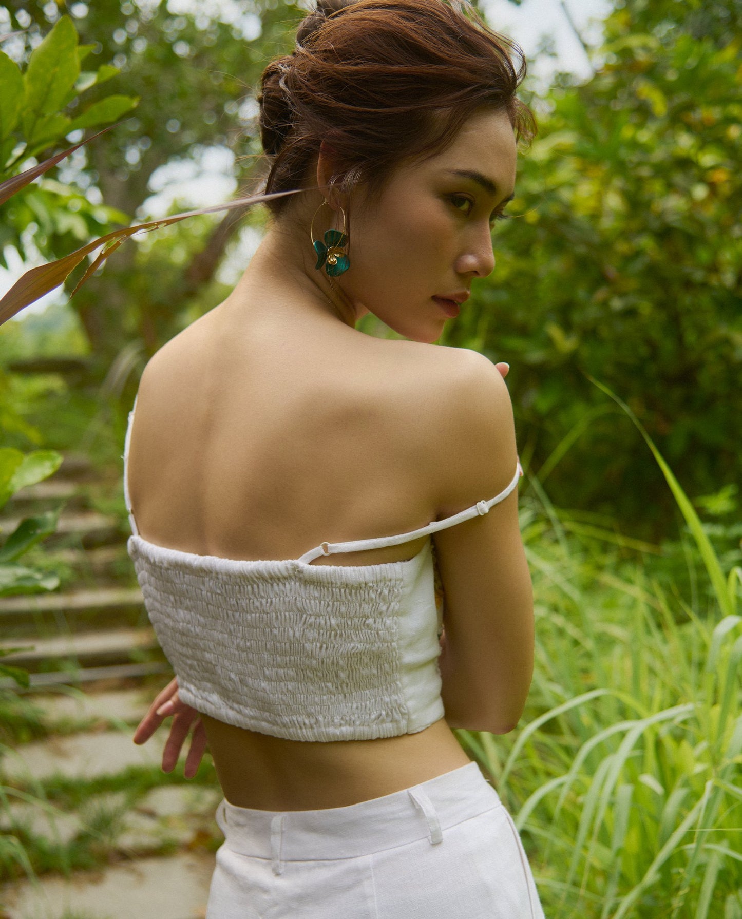 Áo Croptop Linen Thêu Tay Mơ TOP208
