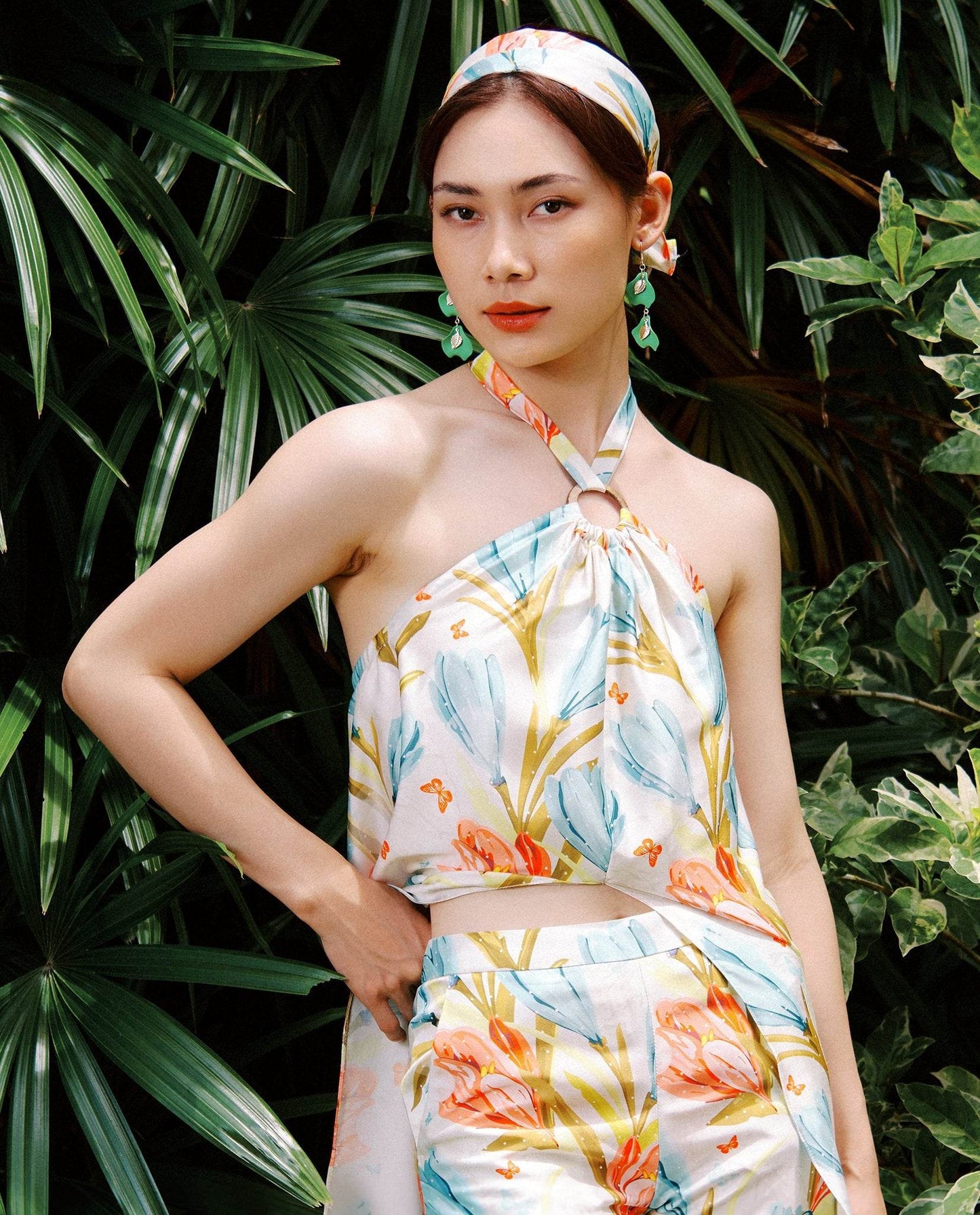 Đầm Bộ Cổ Yếm Tulips DRE230 - Hity
