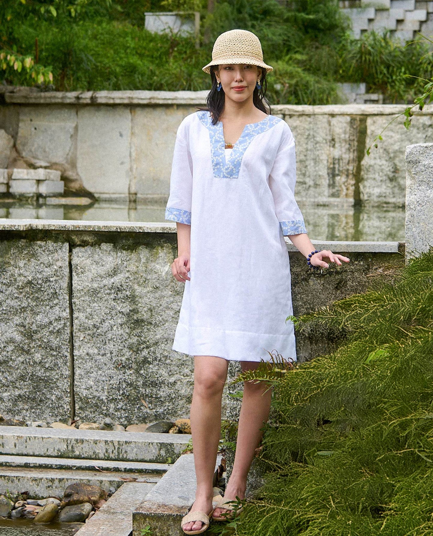Đầm Suông Linen Thêu Thảo DRE233 - Hity