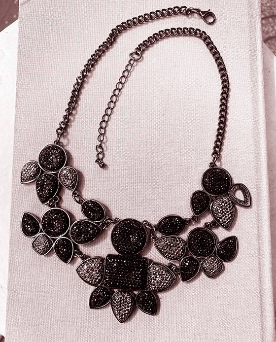 Vòng Cổ Đá Đen Noir ACC257