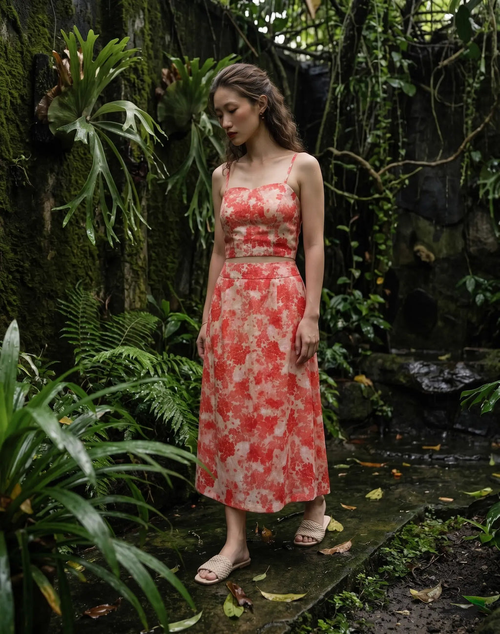 Áo croptop hai dây vải gai xanh ramie hoa thời trang Hity