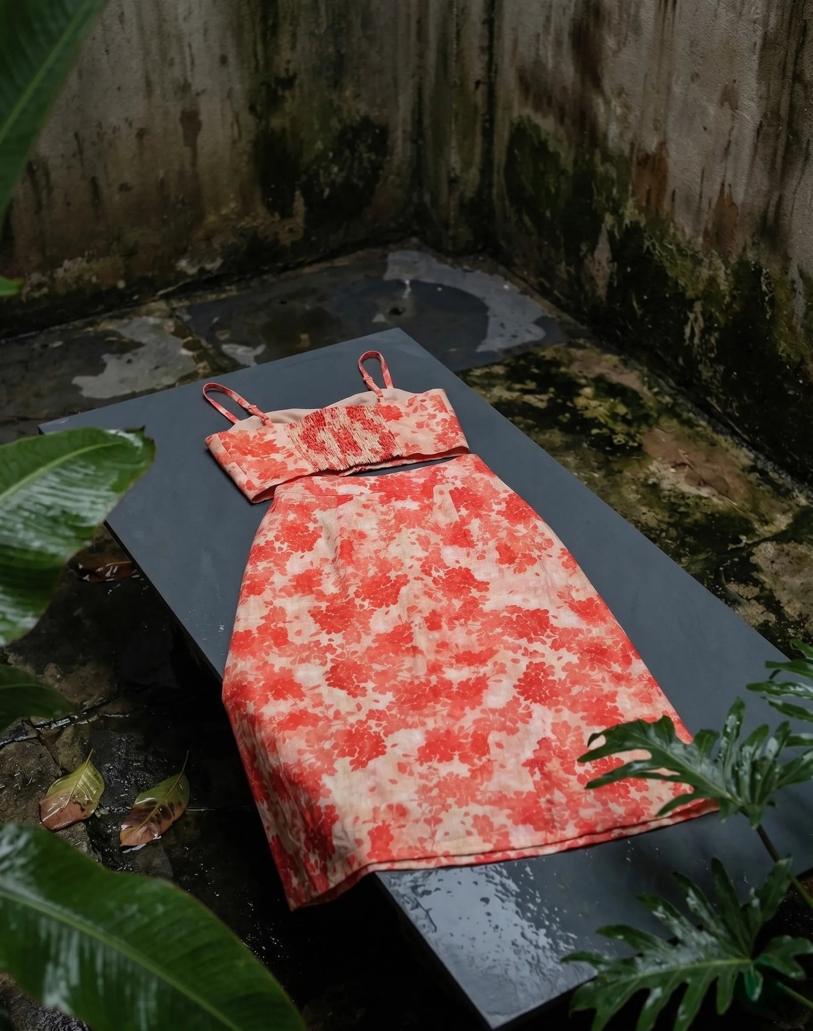 Áo croptop hai dây vải gai xanh ramie hoa thời trang Hity