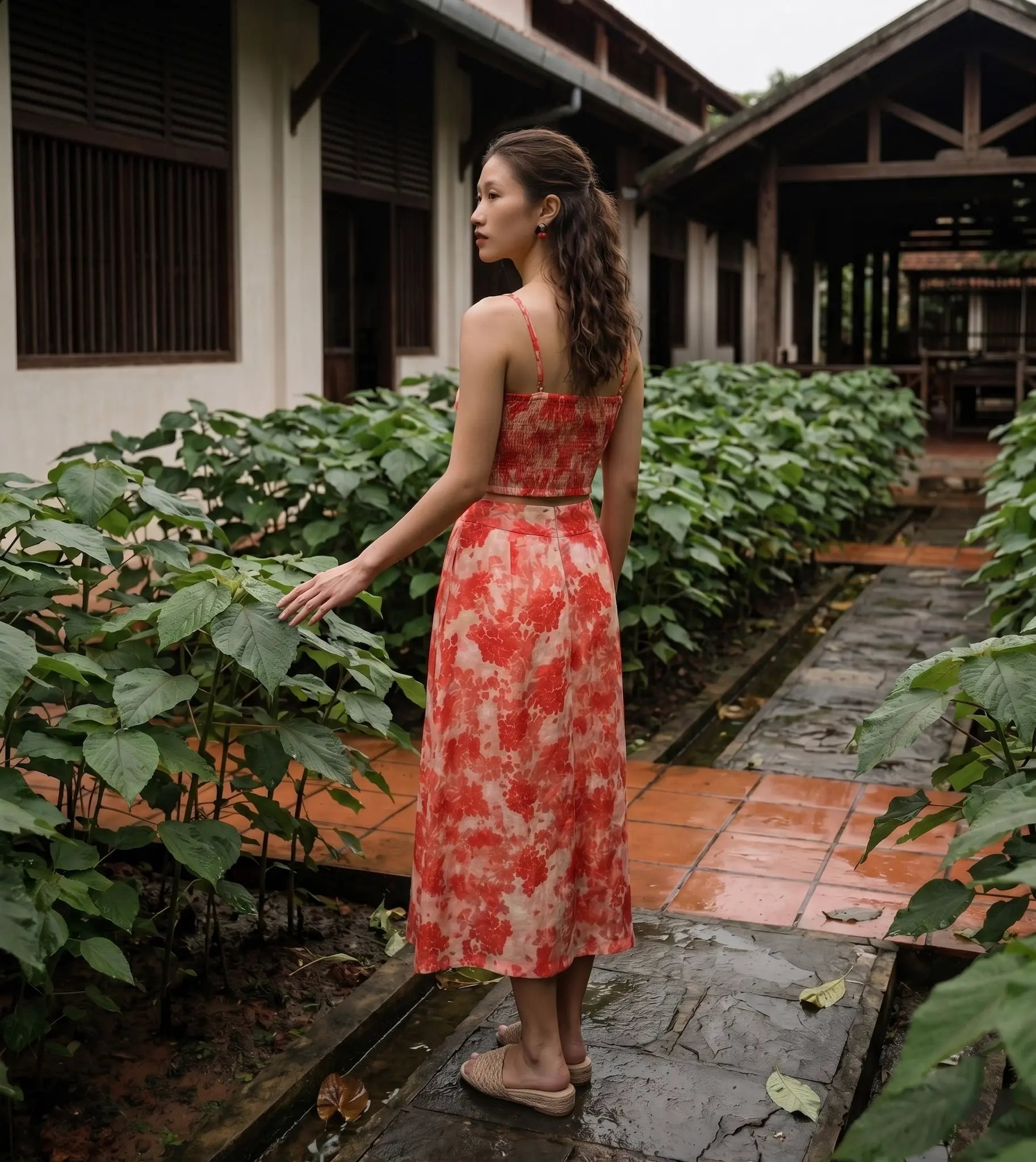 Áo croptop hai dây vải gai xanh ramie hoa thời trang Hity