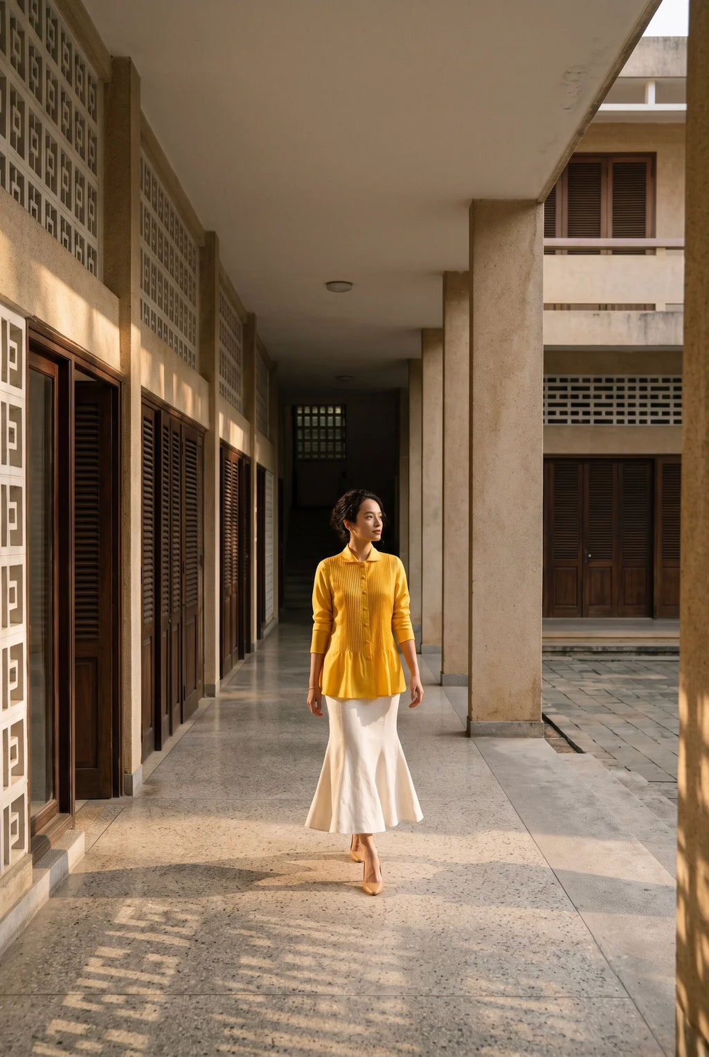 Áo cổ sen lụa tơ tằm habotai vàng thời trang Hity