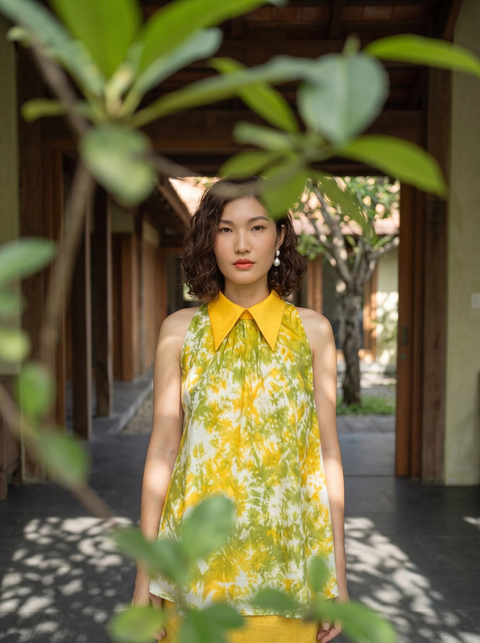 Áo hở vai cổ sơ mi halter neck lụa nhuộm loang tiedye thời trang Hity