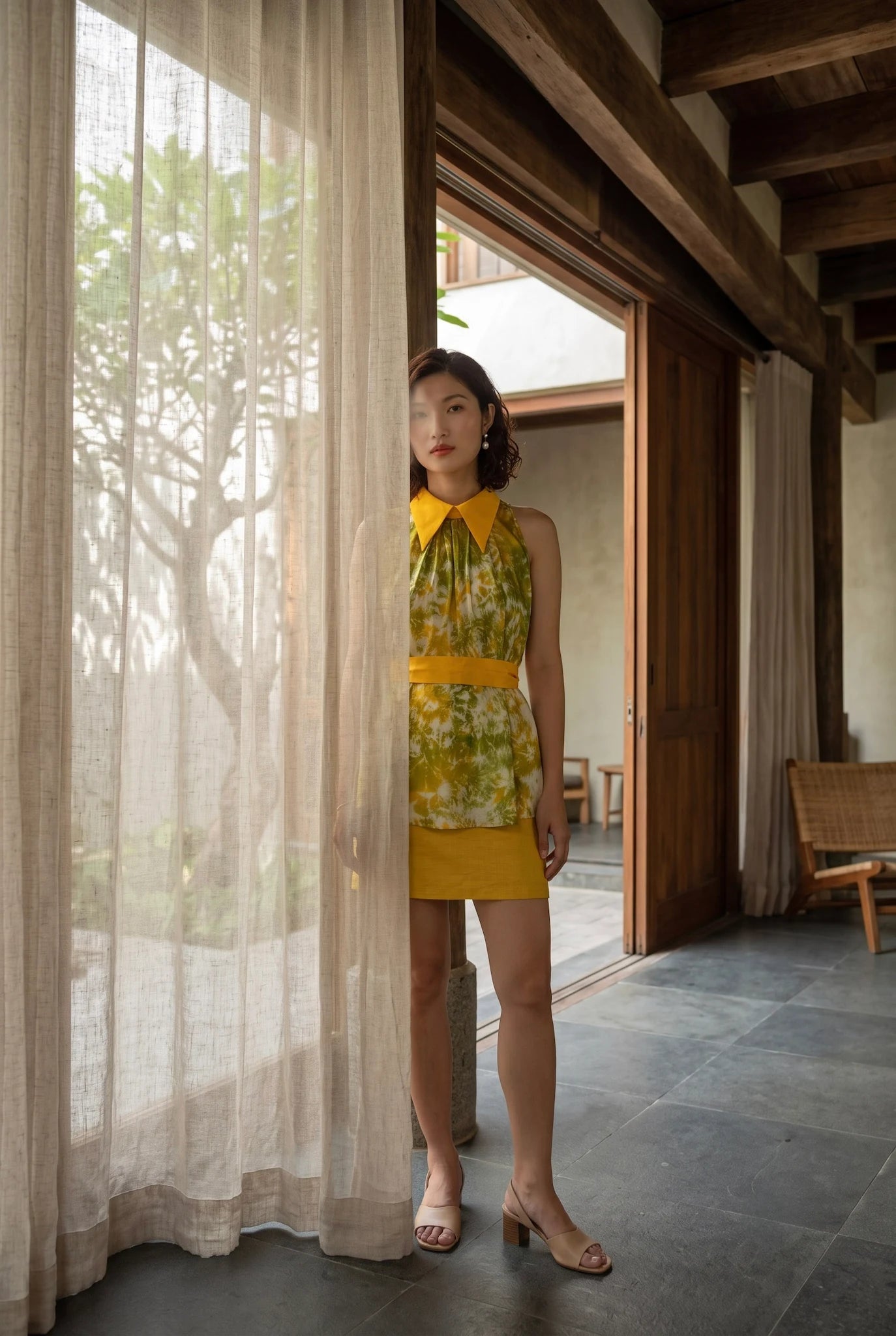 Áo hở vai cổ sơ mi halter neck lụa nhuộm loang tiedye thời trang Hity