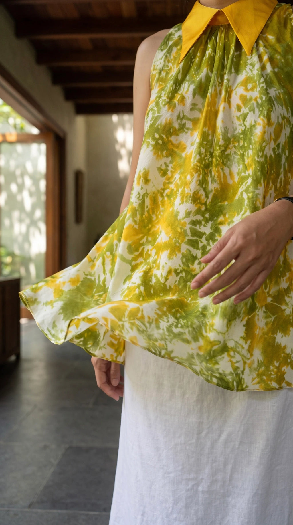 Áo hở vai cổ sơ mi halter neck lụa nhuộm loang tiedye thời trang Hity