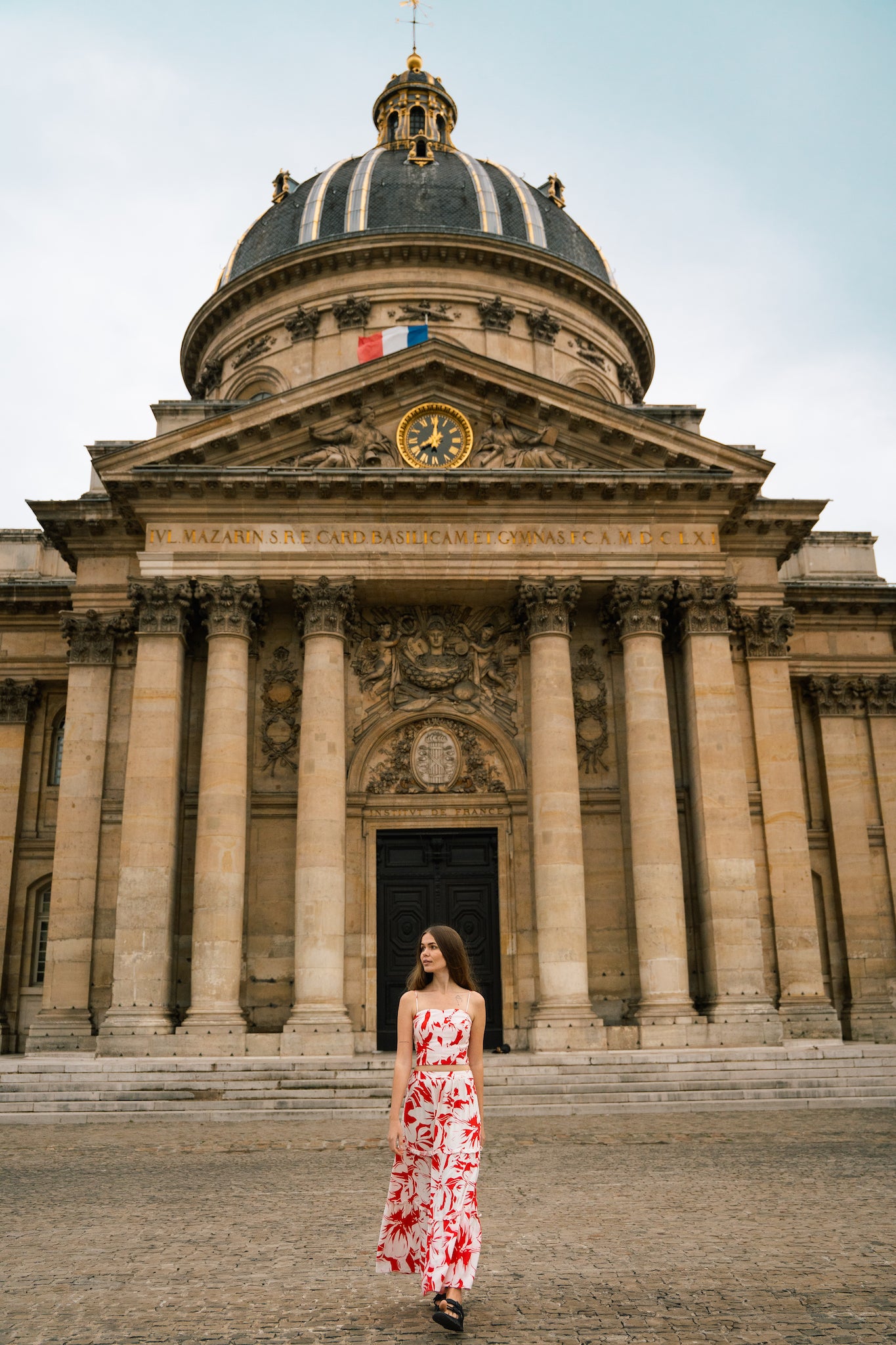 Áo croptop bratop hai dây lá đỏ thời trang Hity