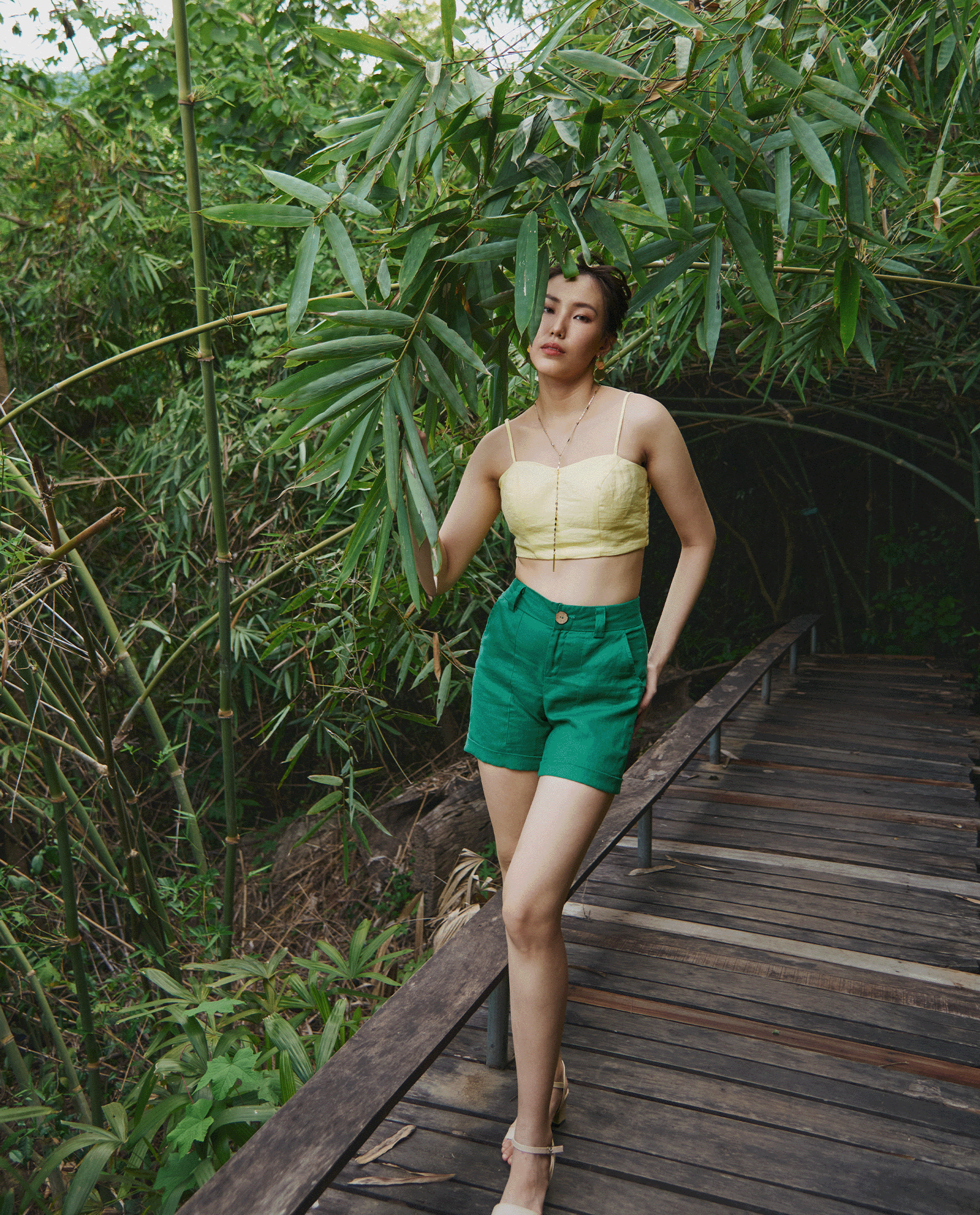 Áo croptop bratop linen vàng thời trang Hity