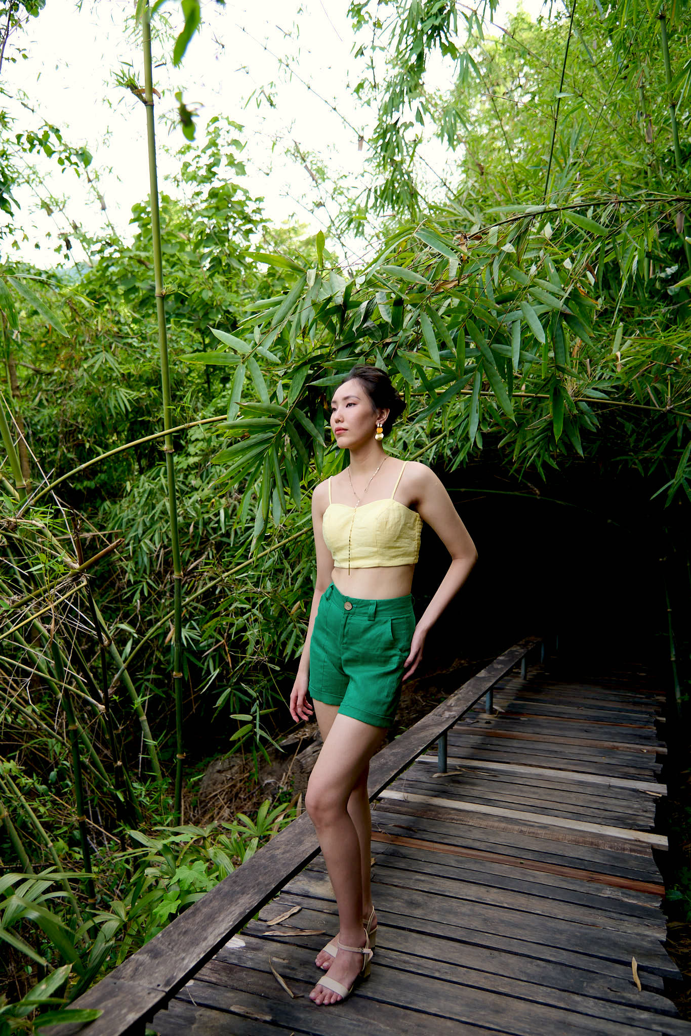 Áo croptop bratop linen vàng thời trang Hity