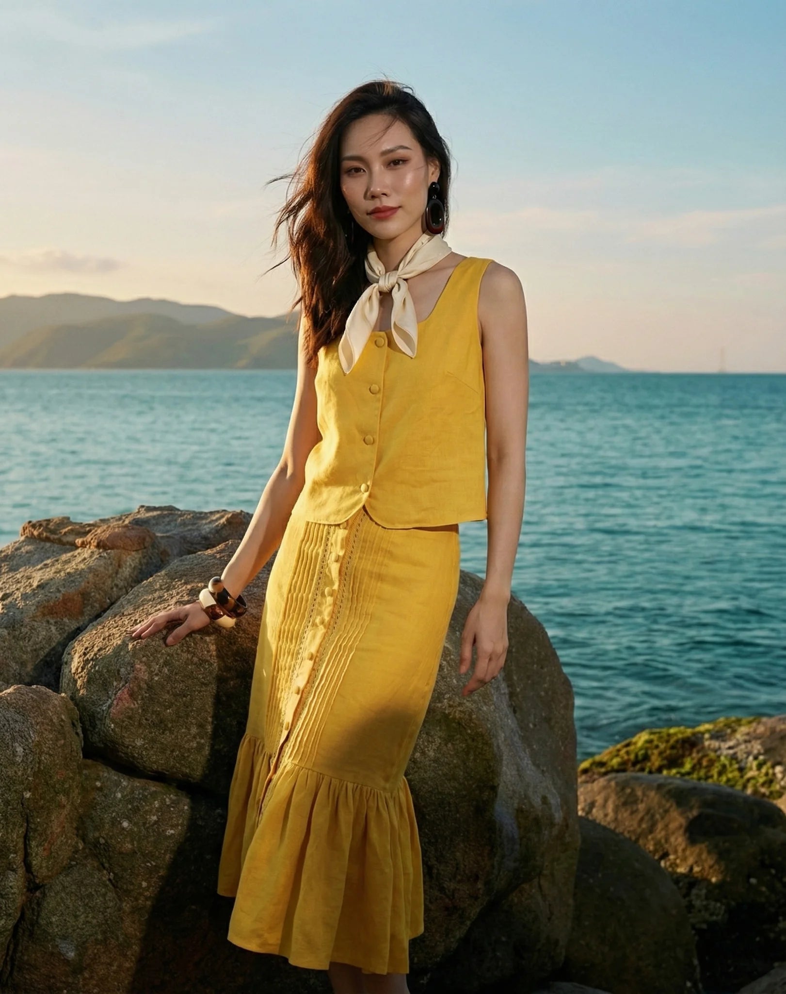 Áo croptop sát nách cổ vuông linen vàng thời trang Hity 