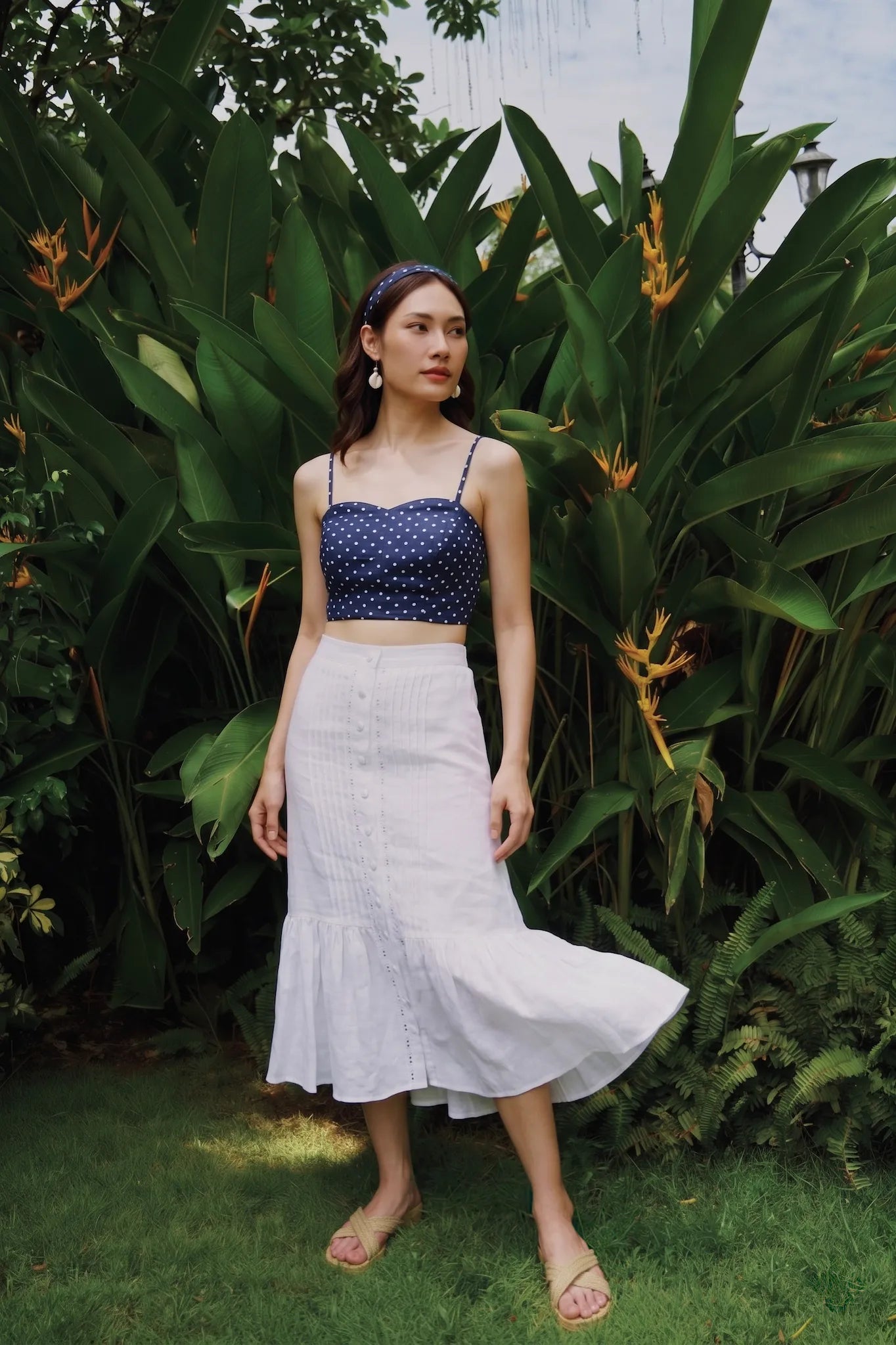Áo crop top hai dây linen chấm bi thời trang Hity