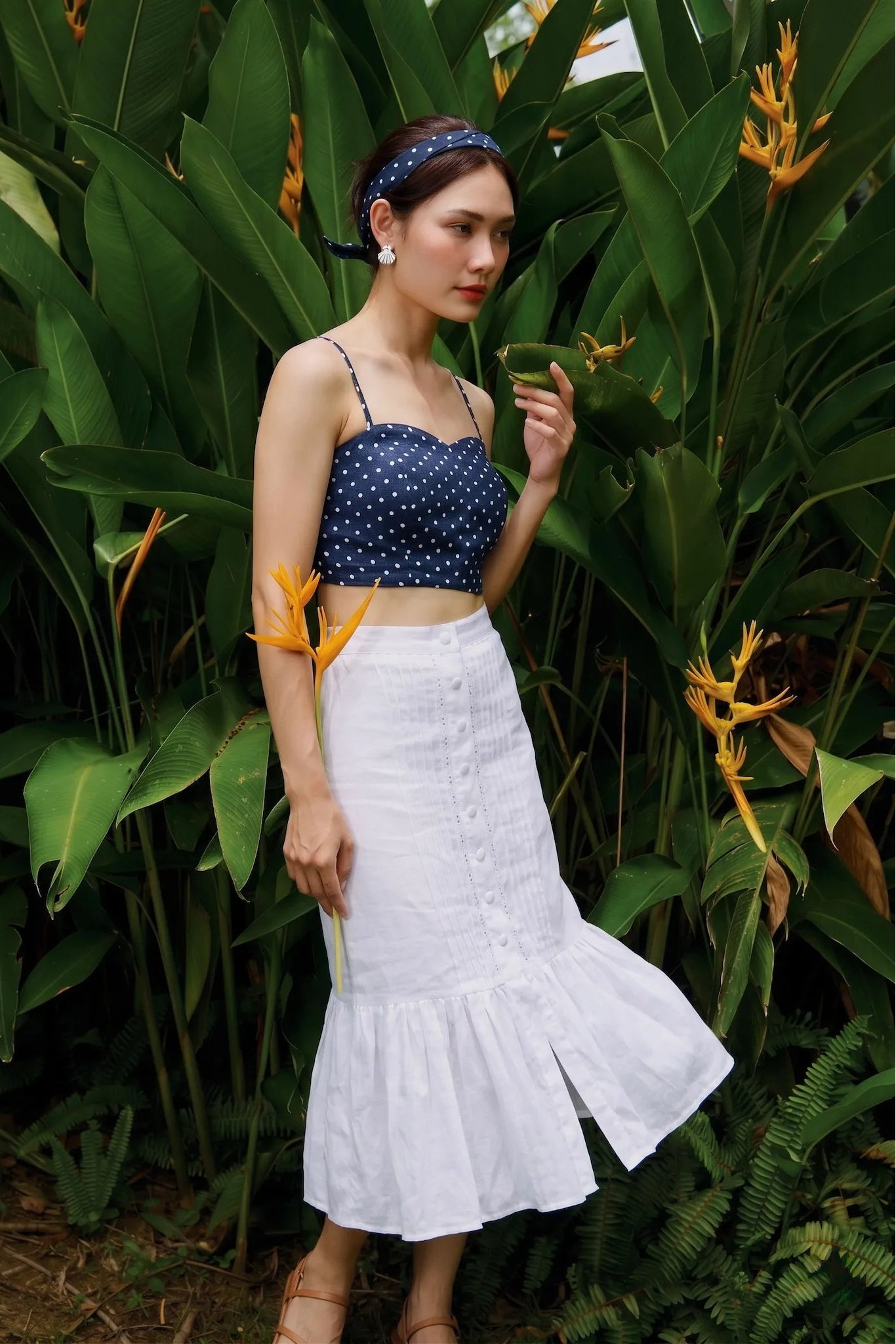 Áo crop top hai dây linen chấm bi thời trang Hity