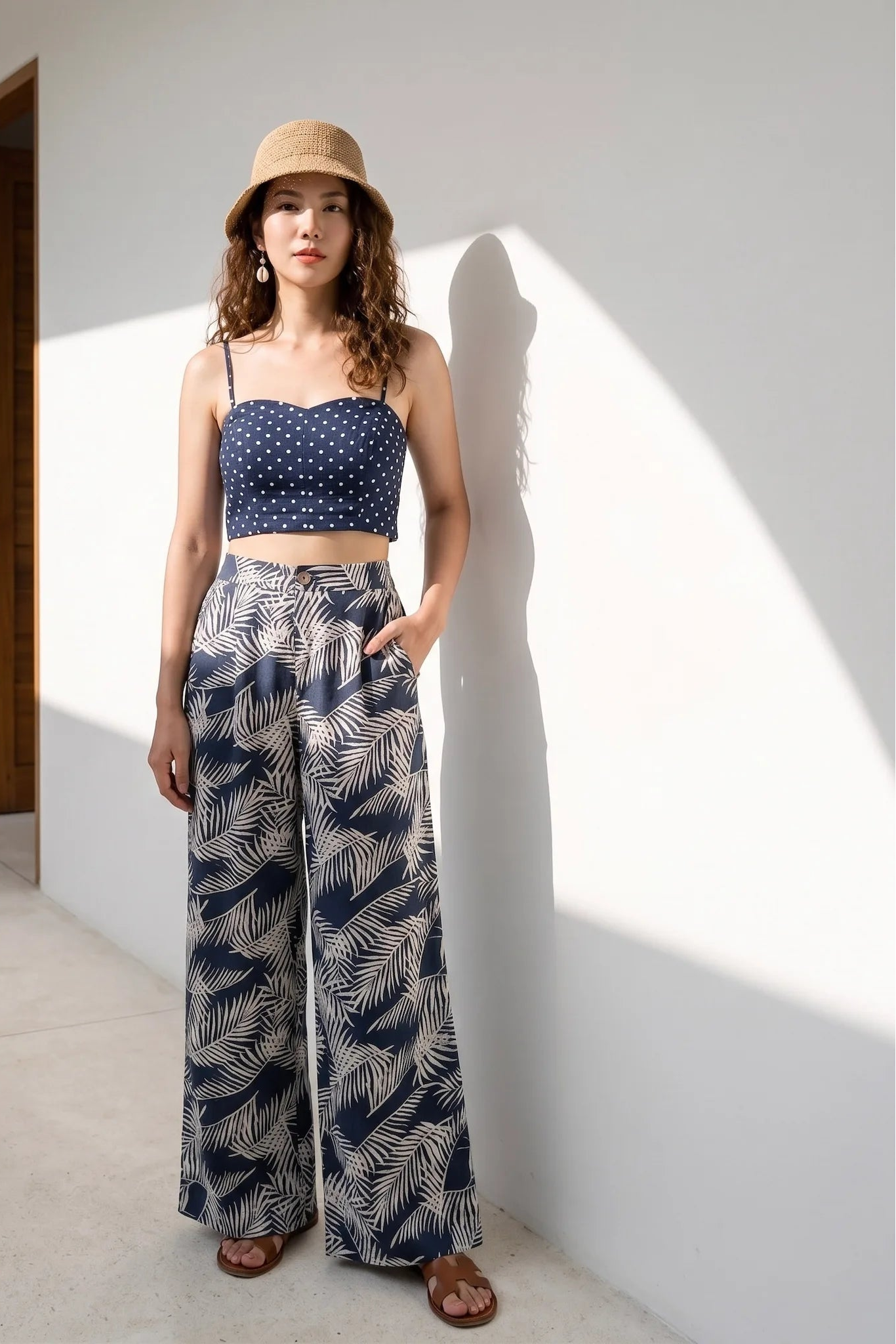 Áo crop top hai dây linen chấm bi thời trang Hity