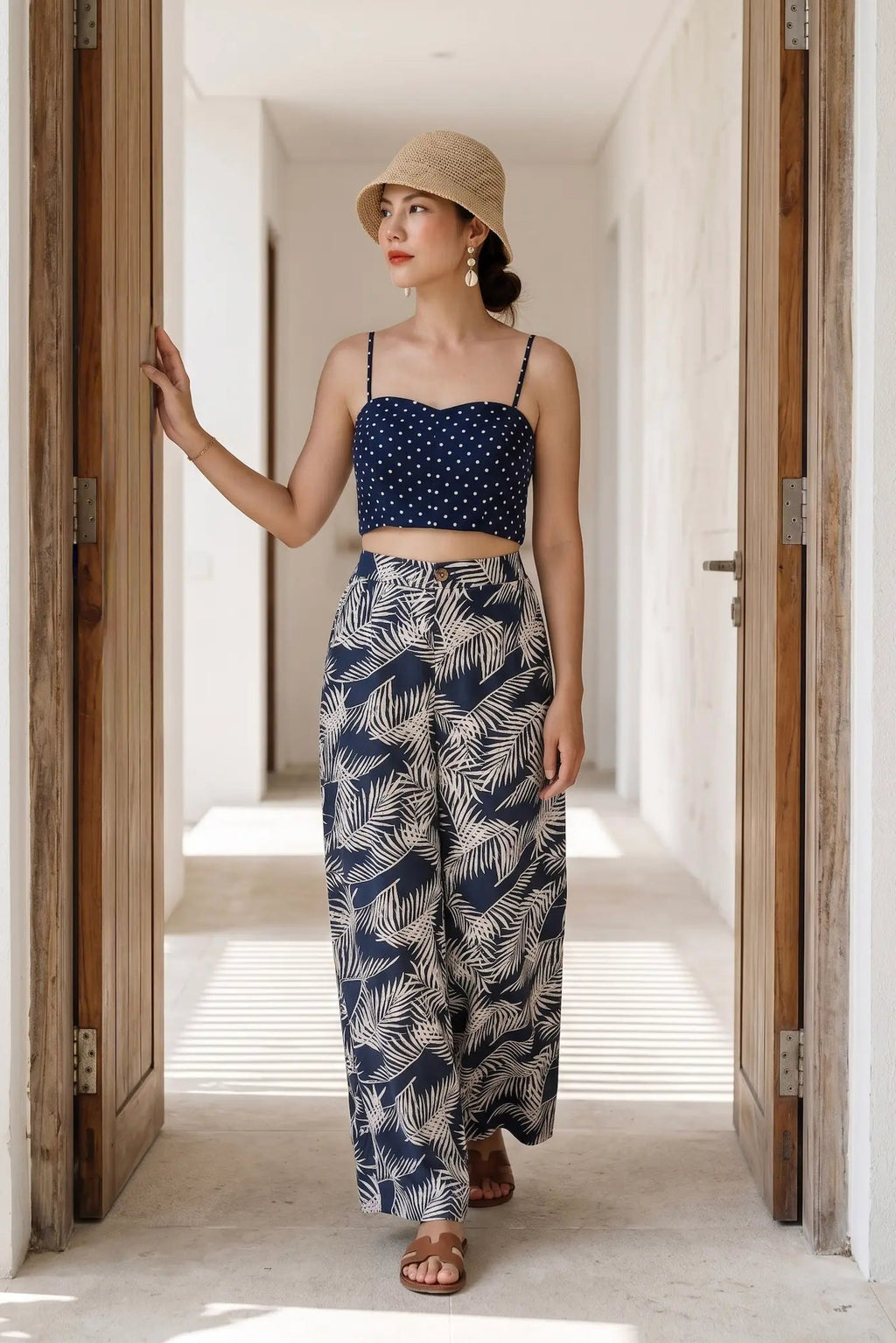 Áo crop top hai dây linen chấm bi thời trang Hity