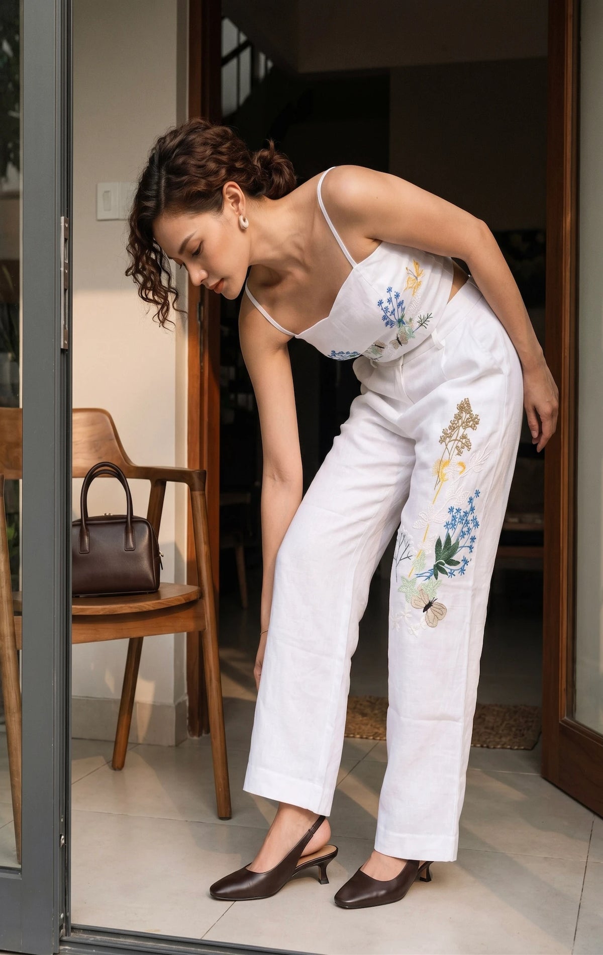 Áo croptop hai dây linen trắng thêu tay Mơ thời trang Hity