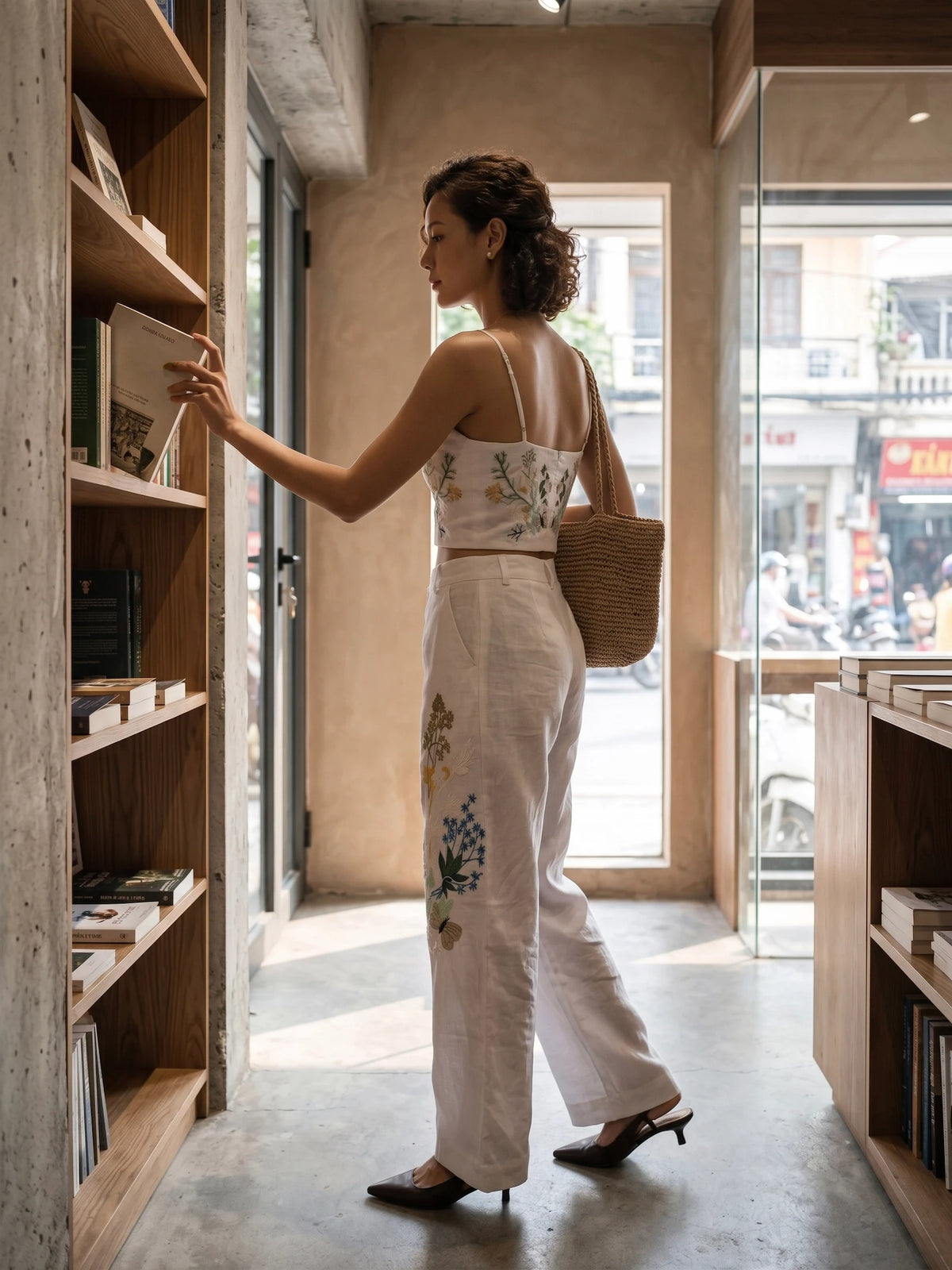 Áo croptop hai dây linen trắng thêu tay Mơ thời trang Hity
