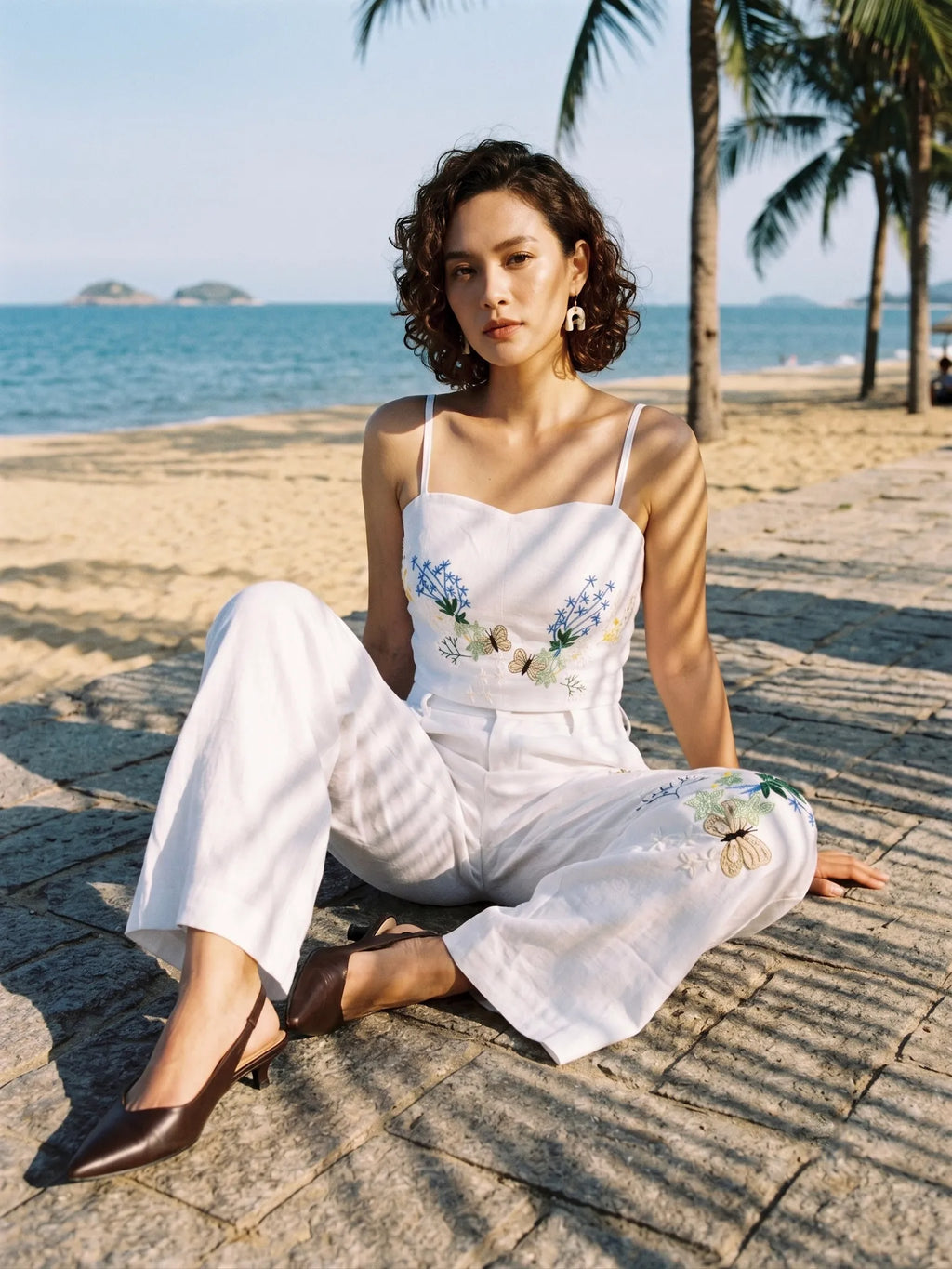 Áo croptop hai dây linen trắng thêu tay Mơ thời trang Hity