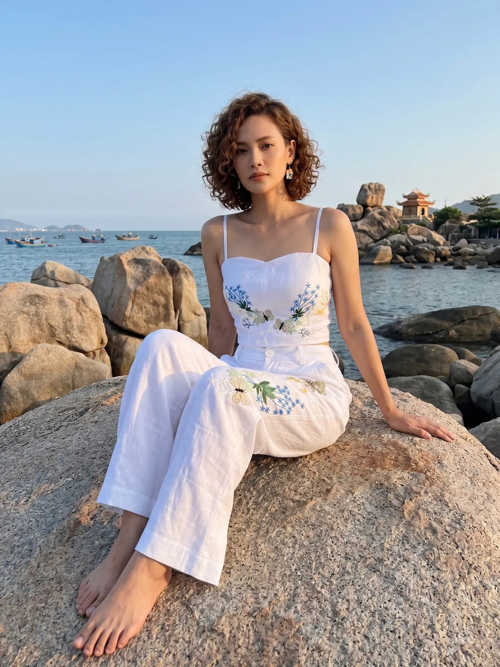 Áo croptop hai dây linen trắng thêu tay Mơ thời trang Hity
