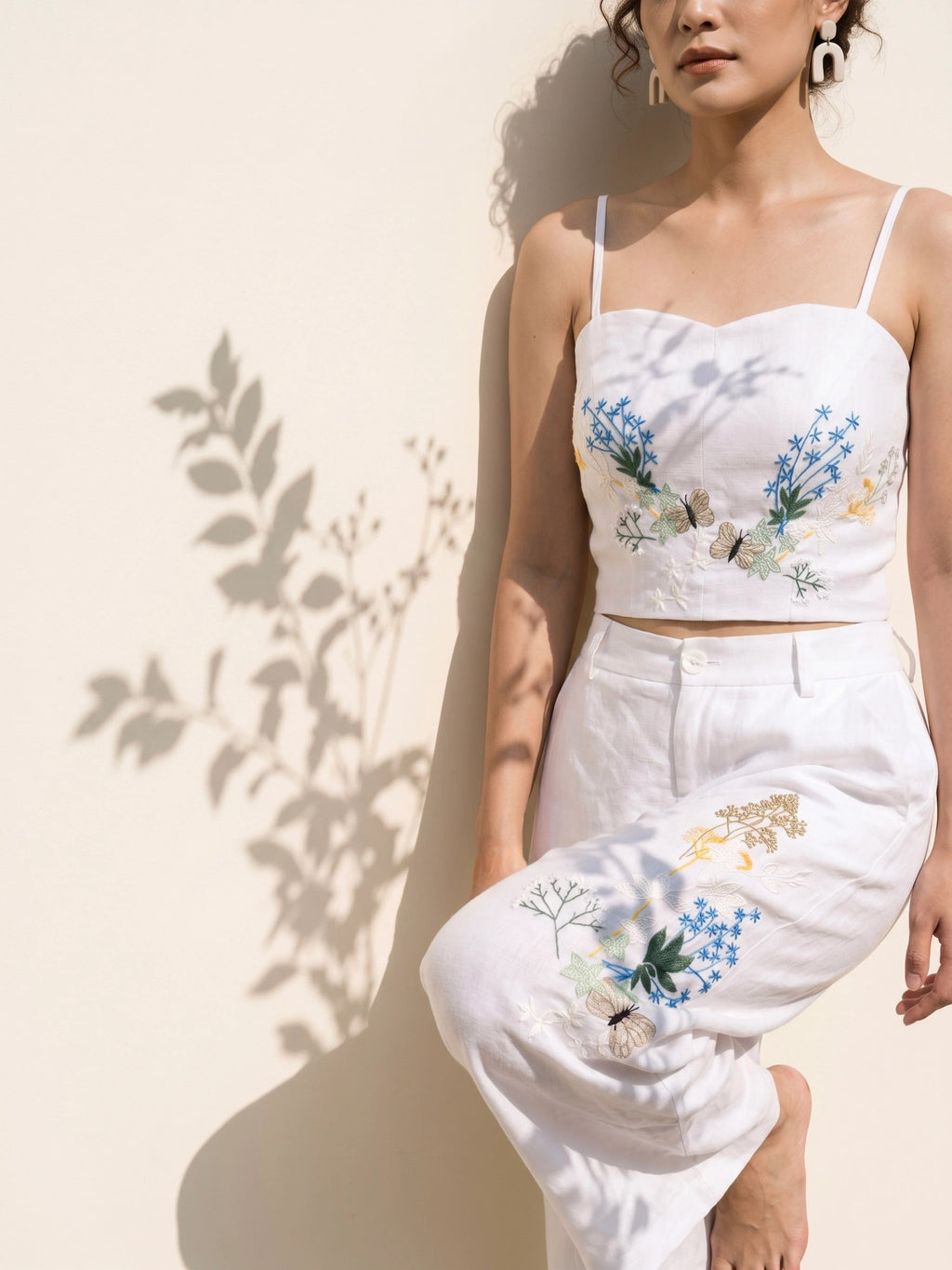 Áo croptop hai dây linen trắng thêu tay Mơ thời trang Hity