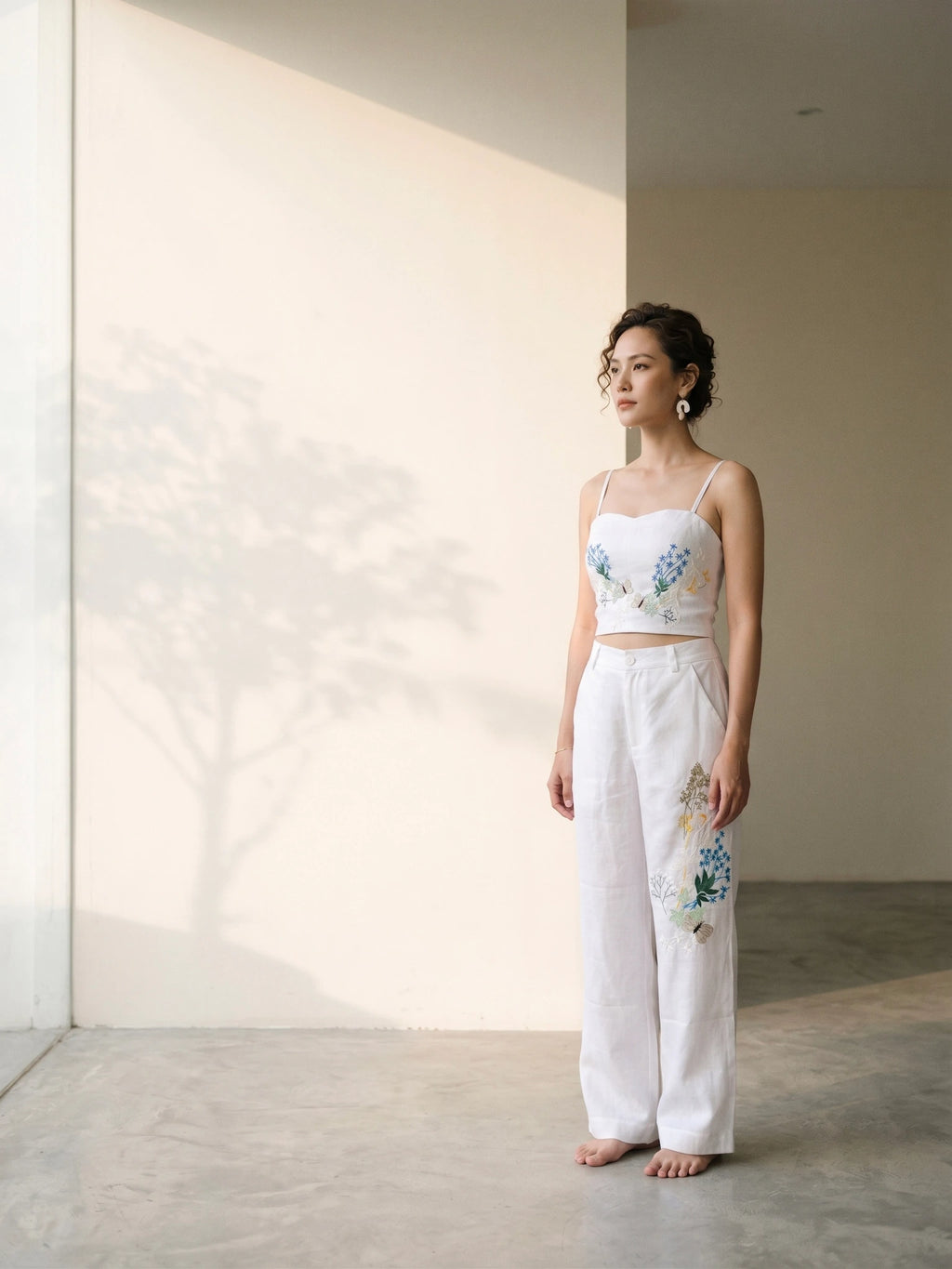 Áo croptop hai dây linen trắng thêu tay Mơ thời trang Hity
