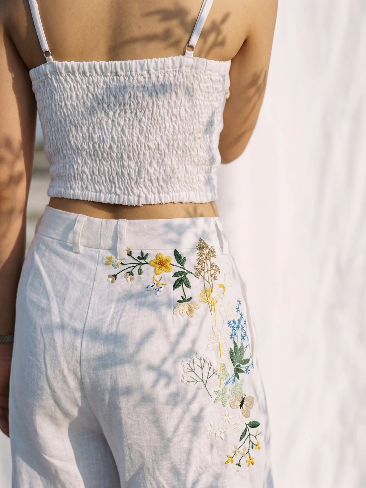 Áo croptop hai dây linen trắng thêu tay Mơ thời trang Hity