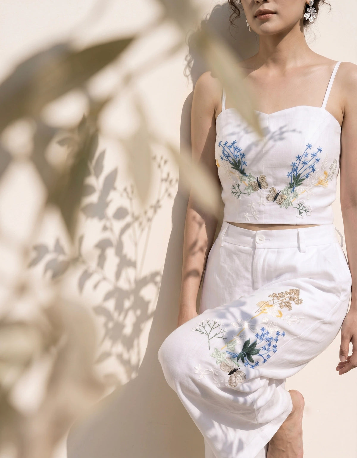 Áo croptop hai dây linen trắng thêu tay Mơ thời trang Hity