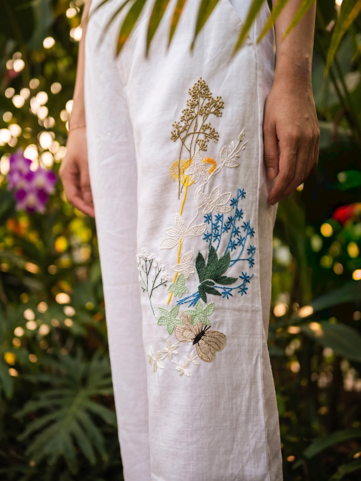 Áo croptop hai dây linen trắng thêu tay Mơ thời trang Hity