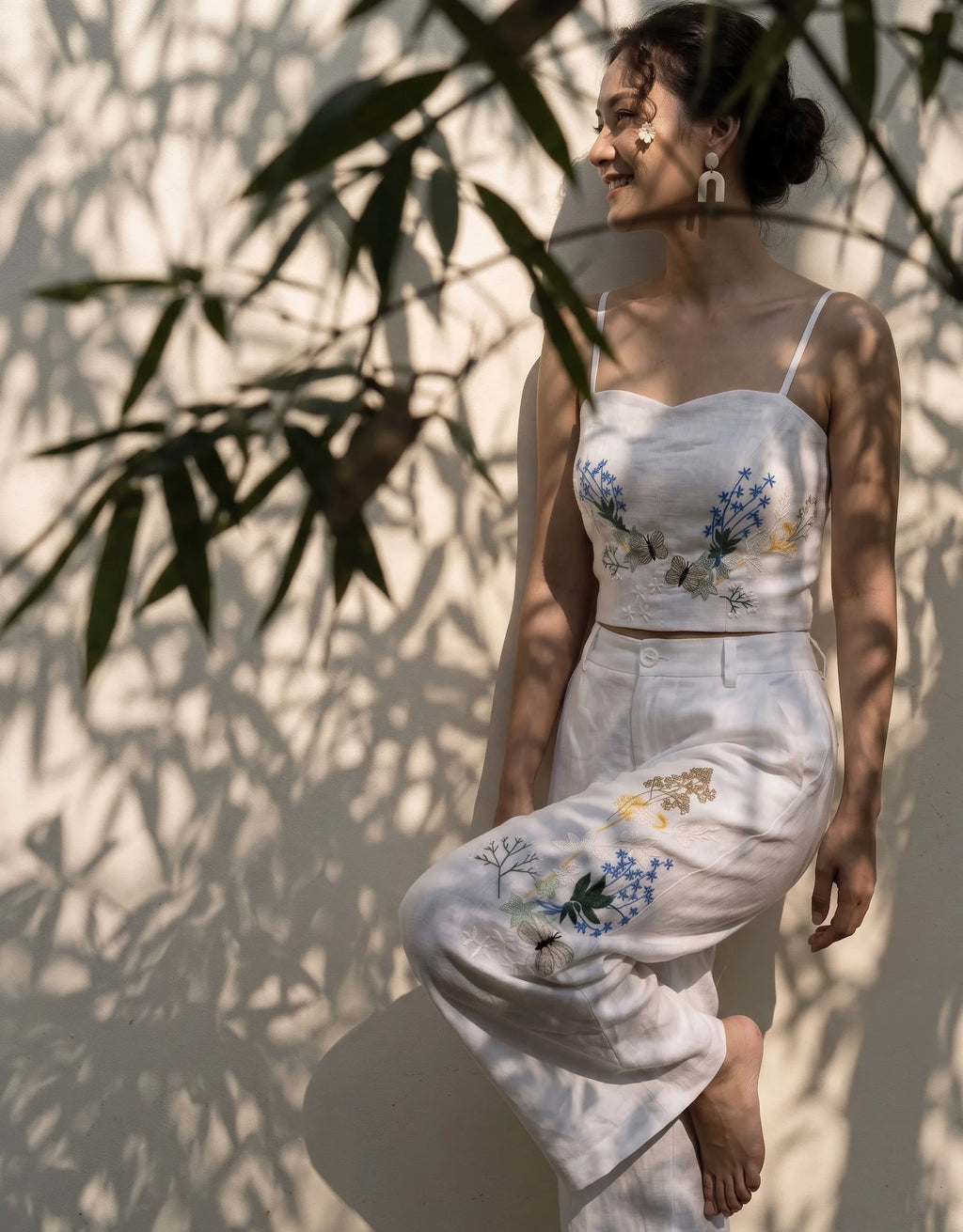 Áo croptop hai dây linen trắng thêu tay Mơ thời trang Hity
