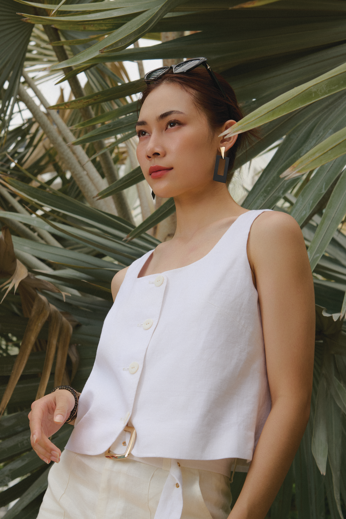 Áo crop top sát nách linen trắng thời trang Hity
