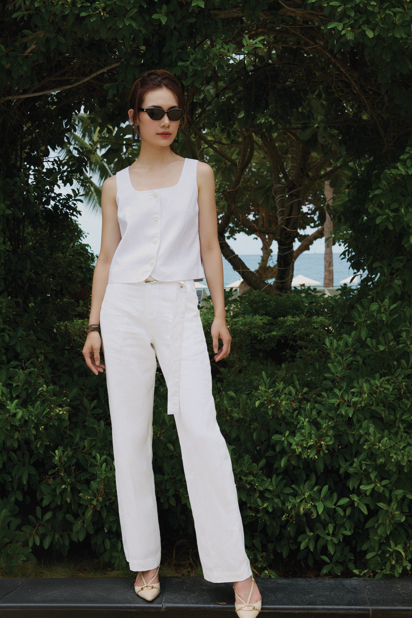 Áo crop top sát nách linen trắng thời trang Hity