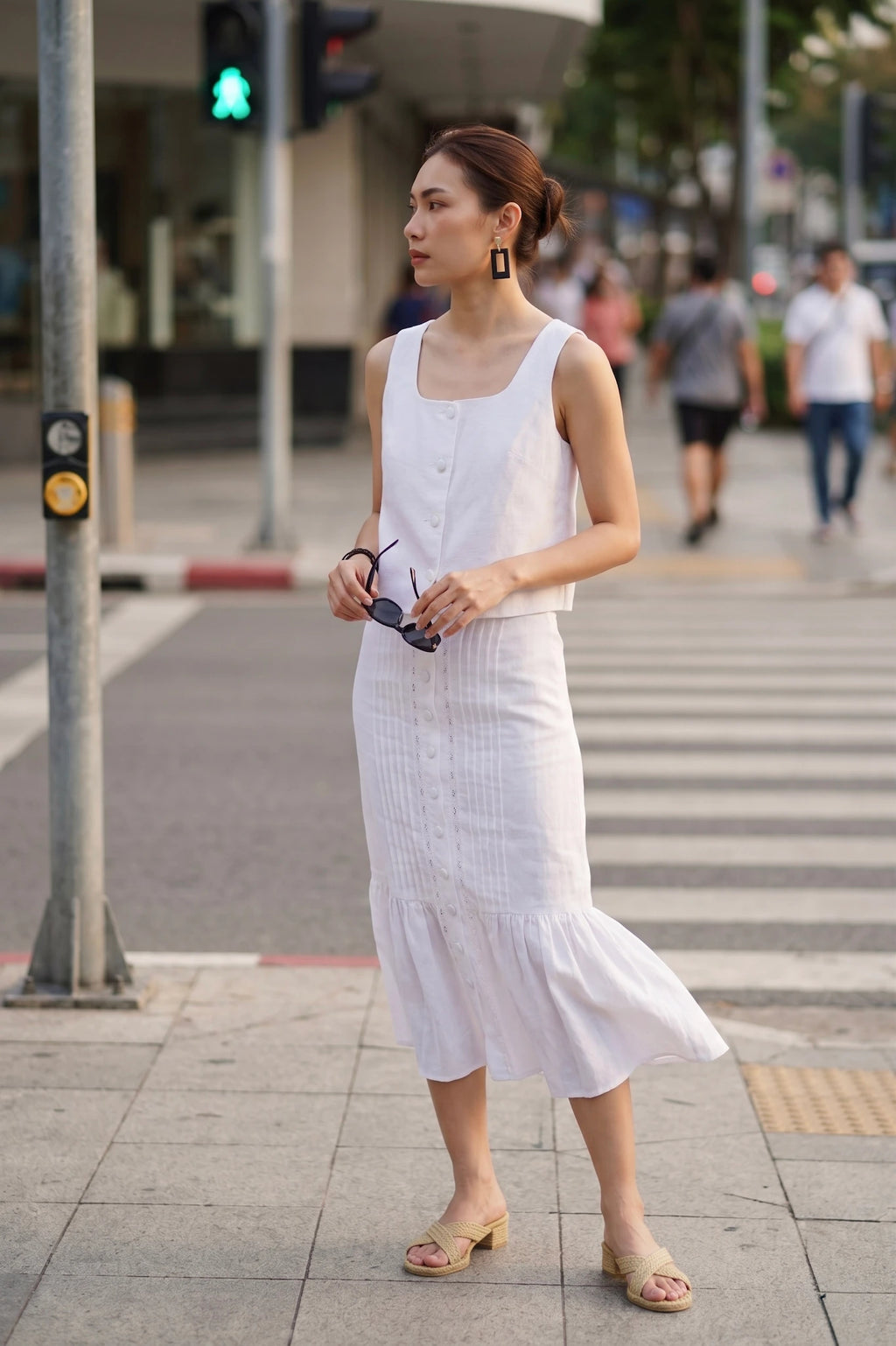 Áo croptop cổ vuông linen trắng thời trang Hity