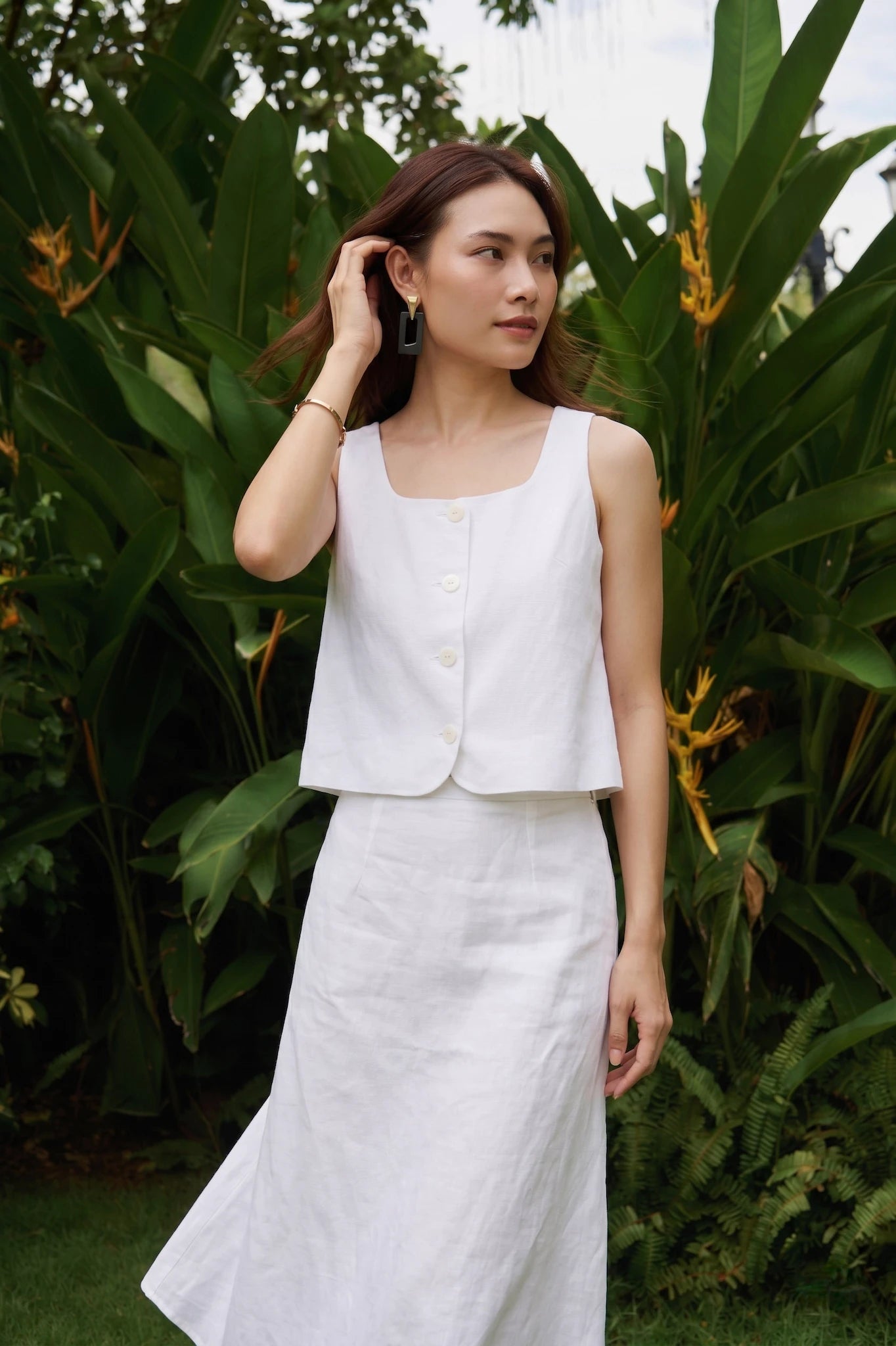 Áo croptop cổ vuông linen trắng thời trang Hity