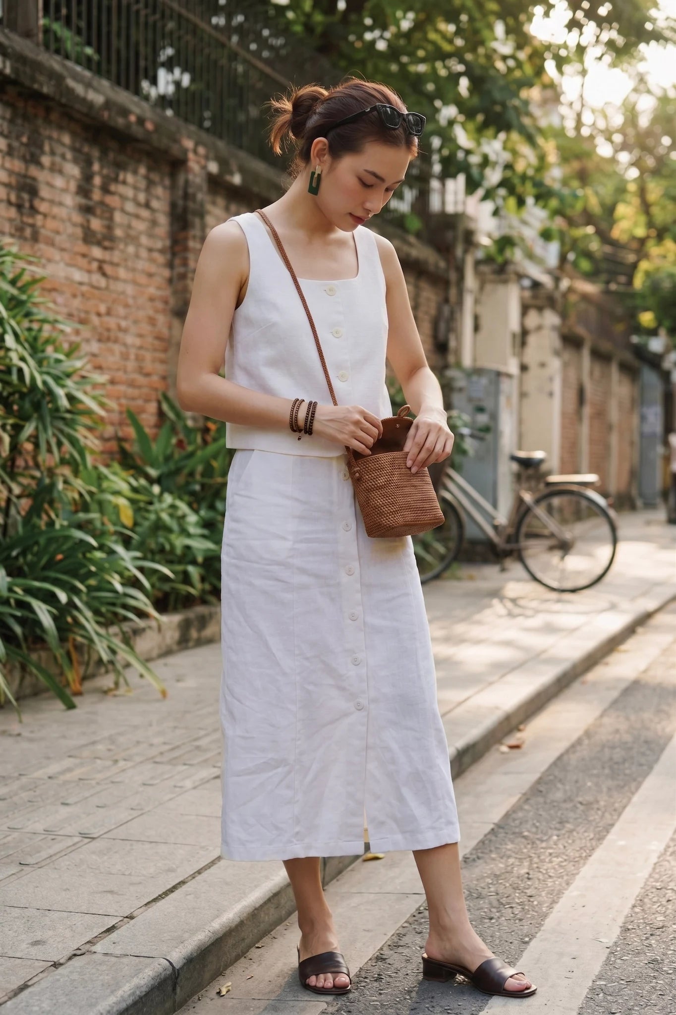 Áo croptop cổ vuông linen trắng thời trang Hity