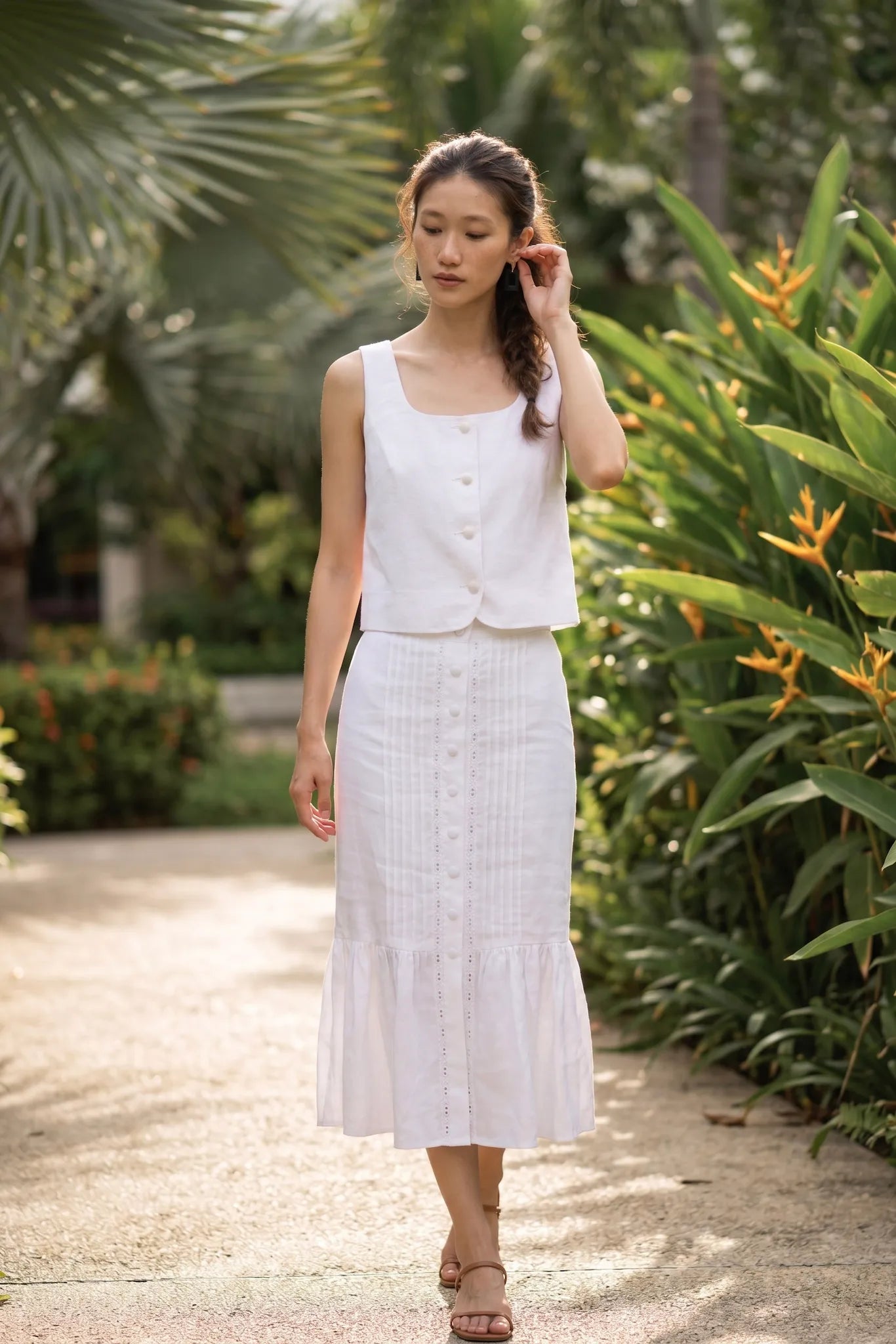 Áo croptop cổ vuông linen trắng thời trang Hity
