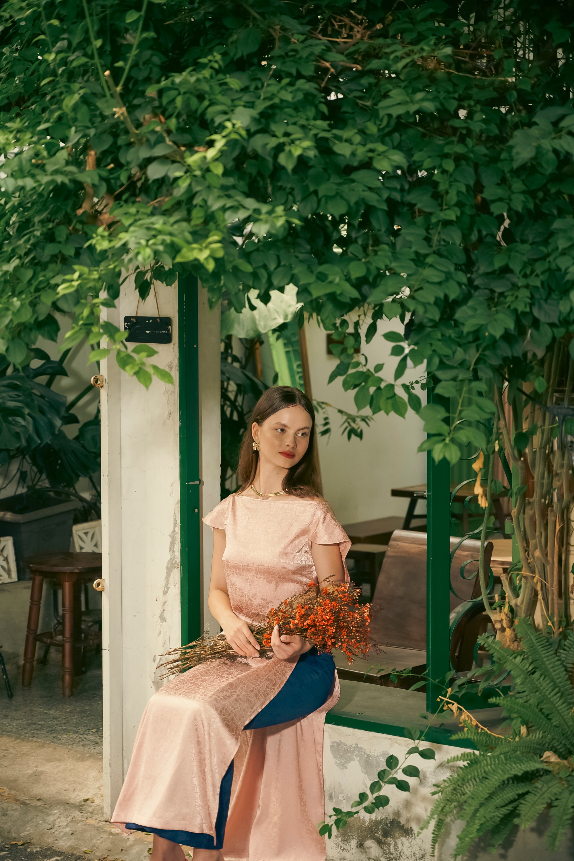 Áo dài cách tân Lemur lụa jacquard hồng phấn thời trang Hity