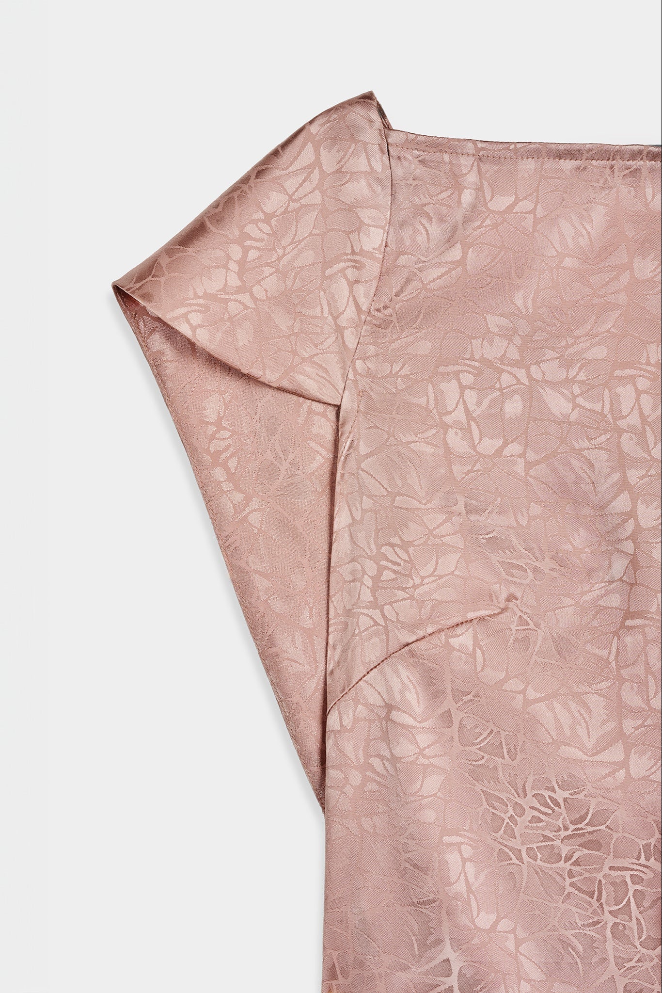 Áo dài cách tân Lemur lụa jacquard hồng phấn thời trang Hity