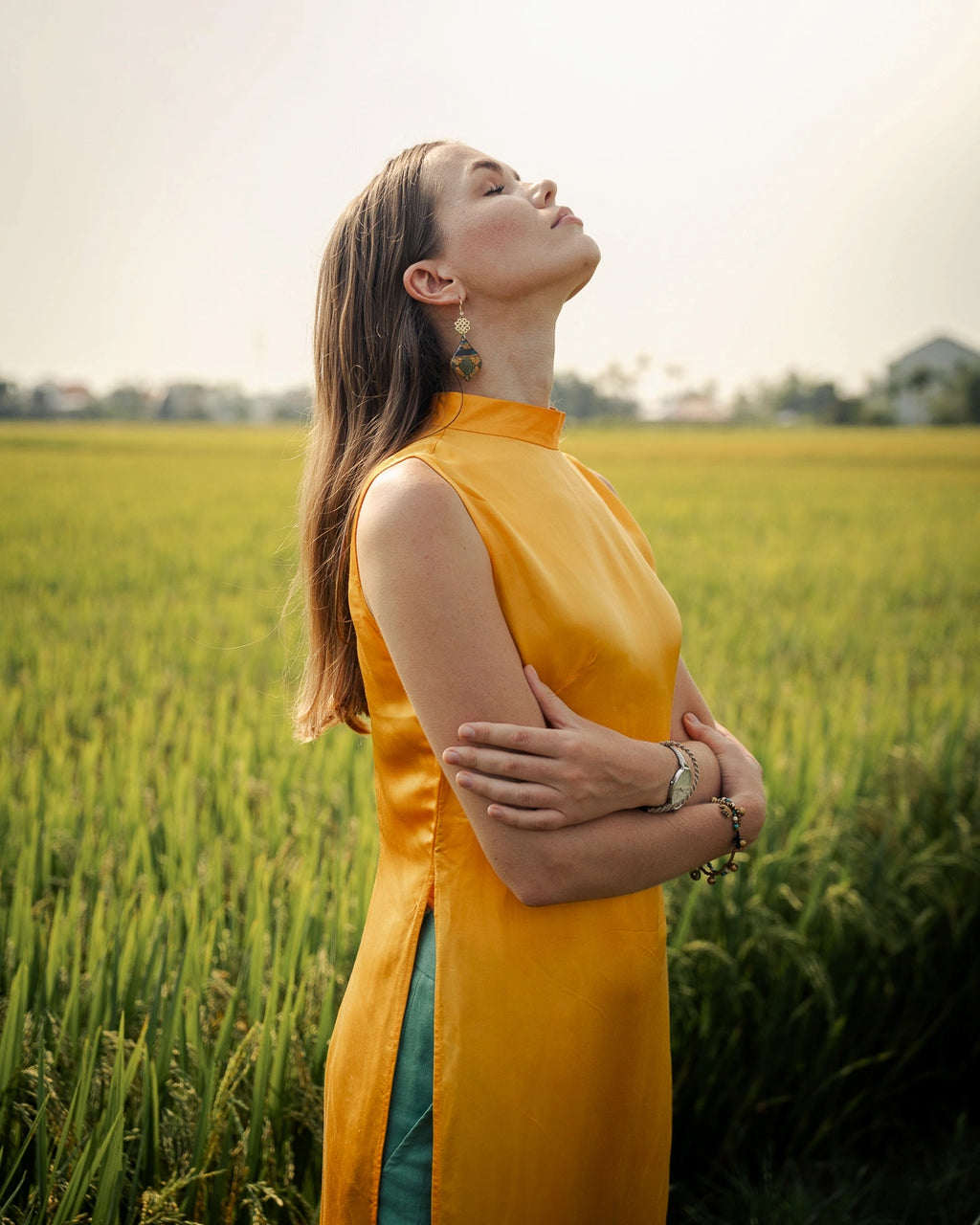 Áo dài cách tân lụa tơ tằm viscose vàng thời trang Hity 
