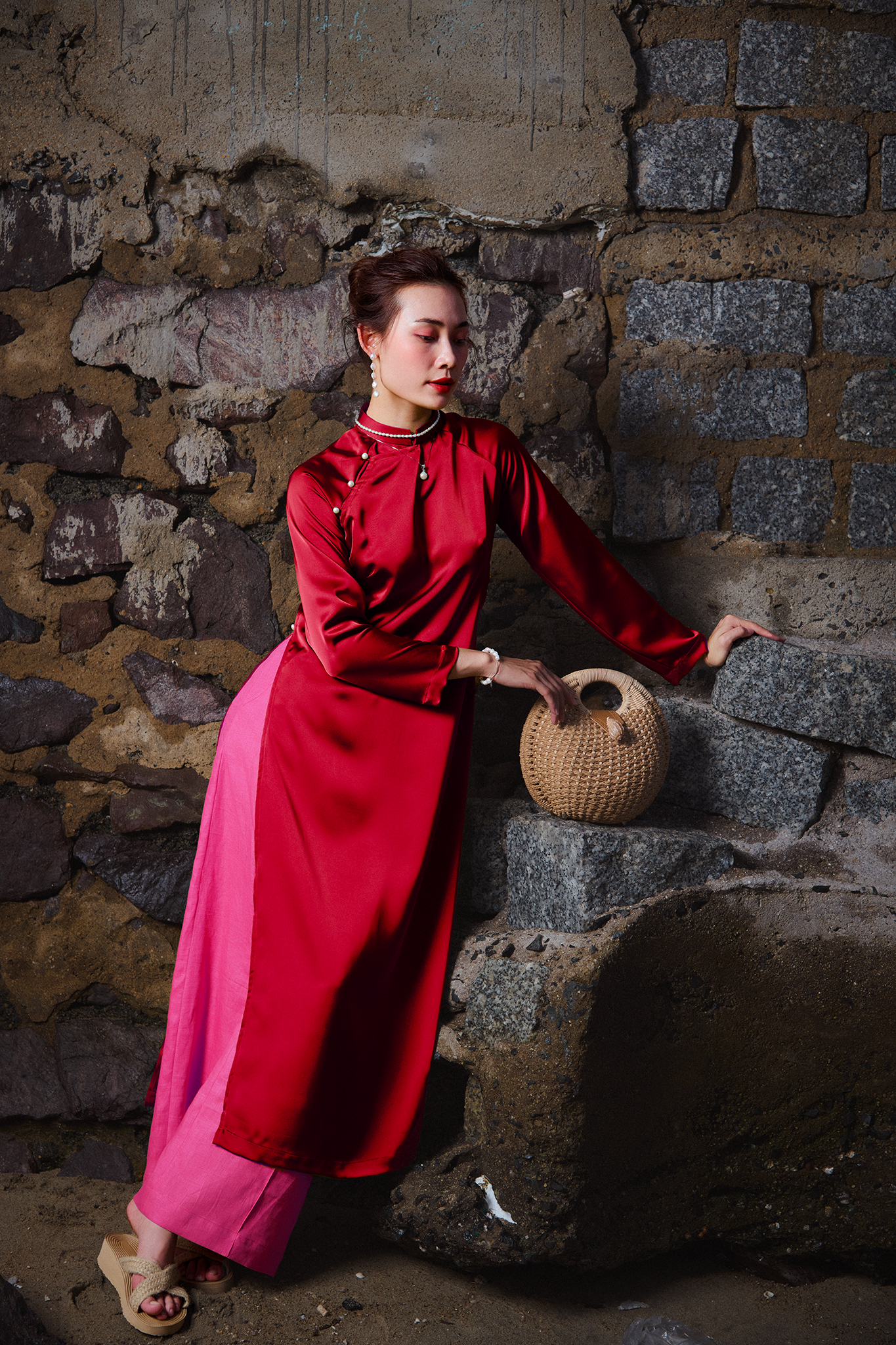 Áo dài đỏ suông cổ điển lụa sateen thời trang Hity