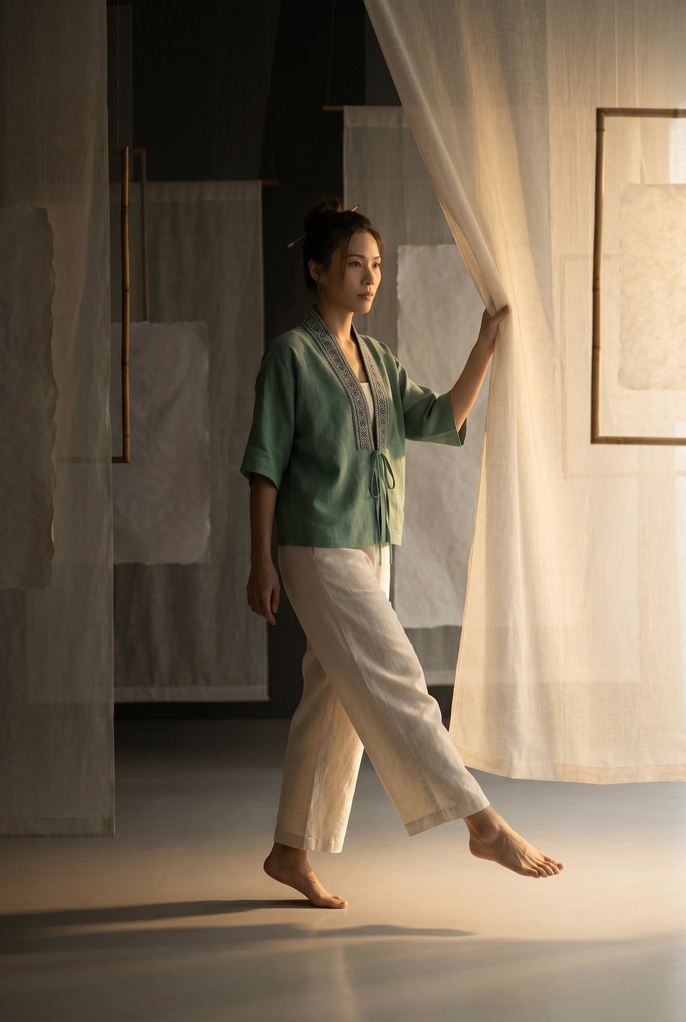 Áo khoác Nhật Bình linen xanh phối thổ cẩm thời trang Hity