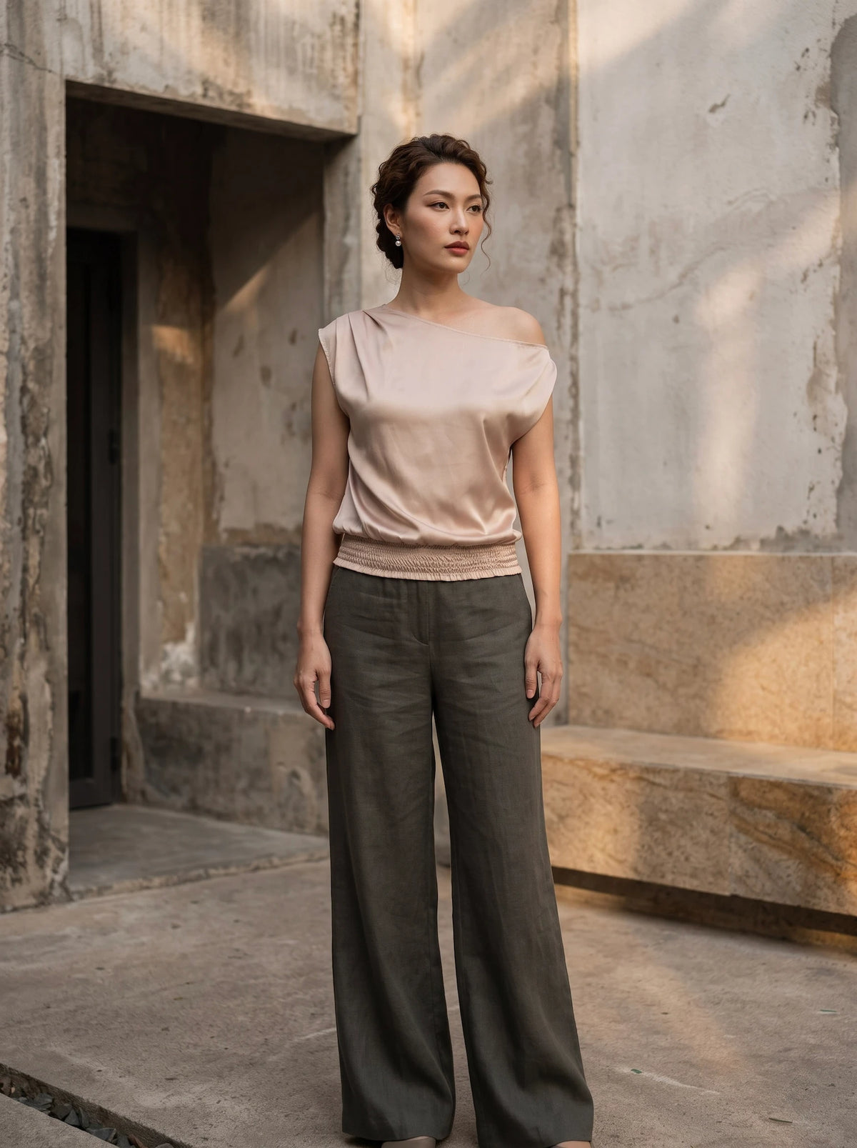Áo lệch vai satin màu be thời trang Hity