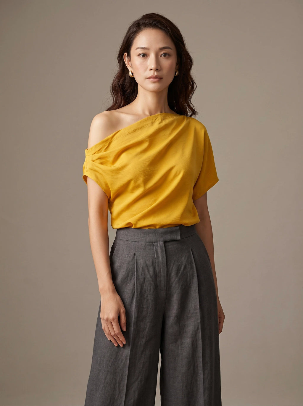 Áo lệch vai cổ bất đối xứng vàng thời trang Hity