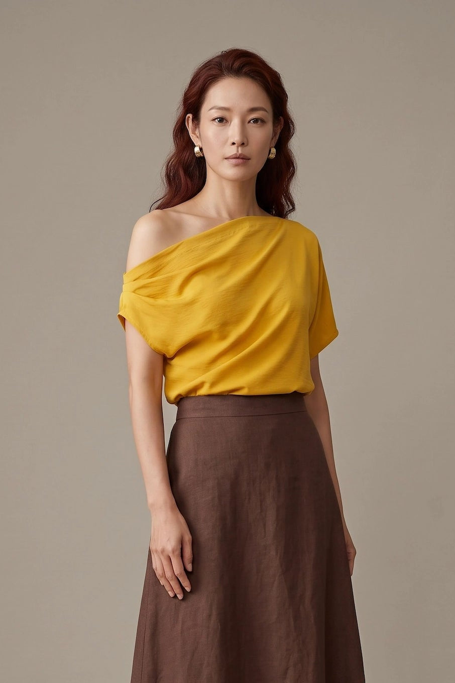 Áo lệch vai cổ bất đối xứng vàng thời trang Hity