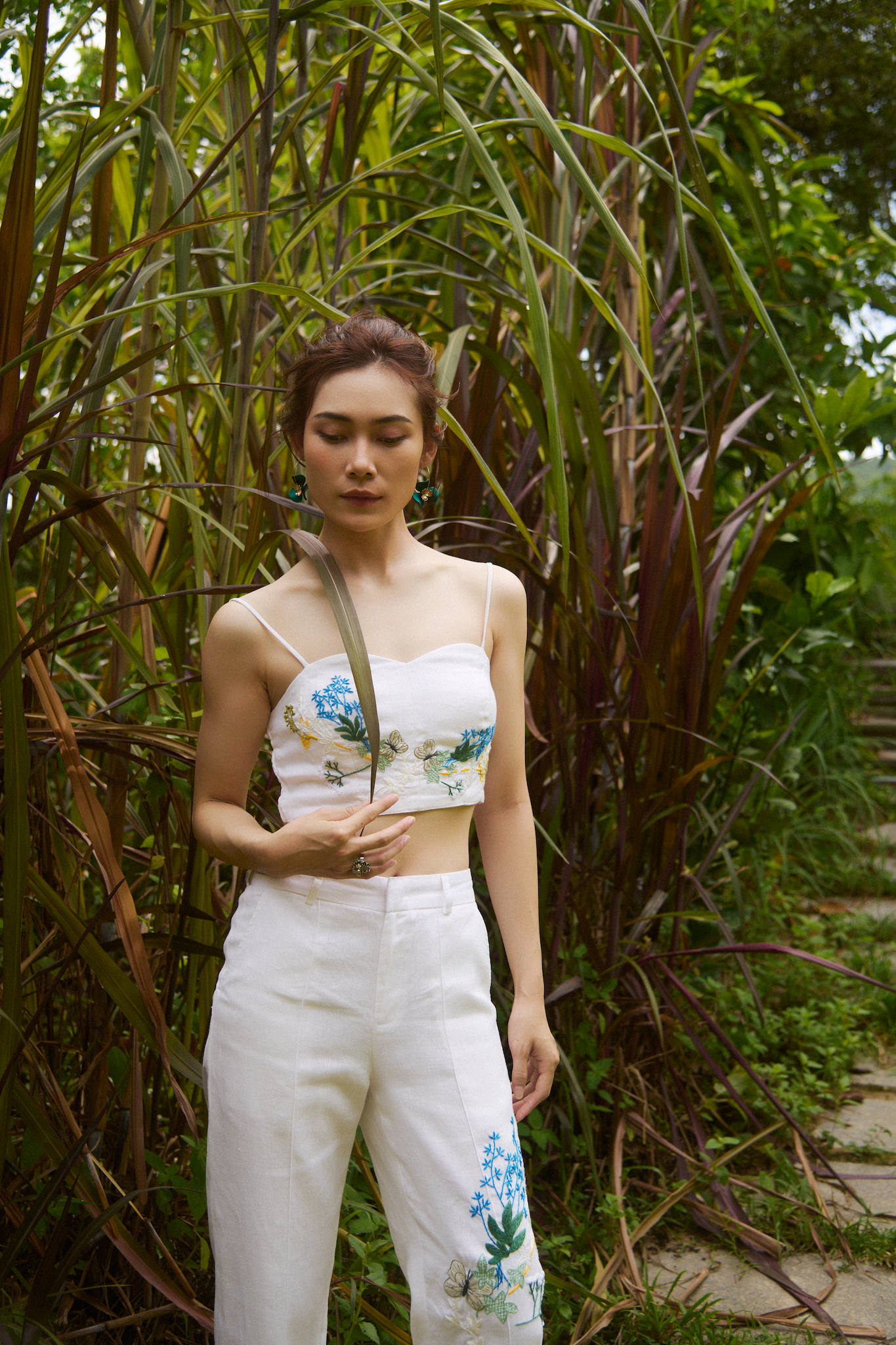 Áo croptop hai dây linen thêu tay Mơ thời trang Hity