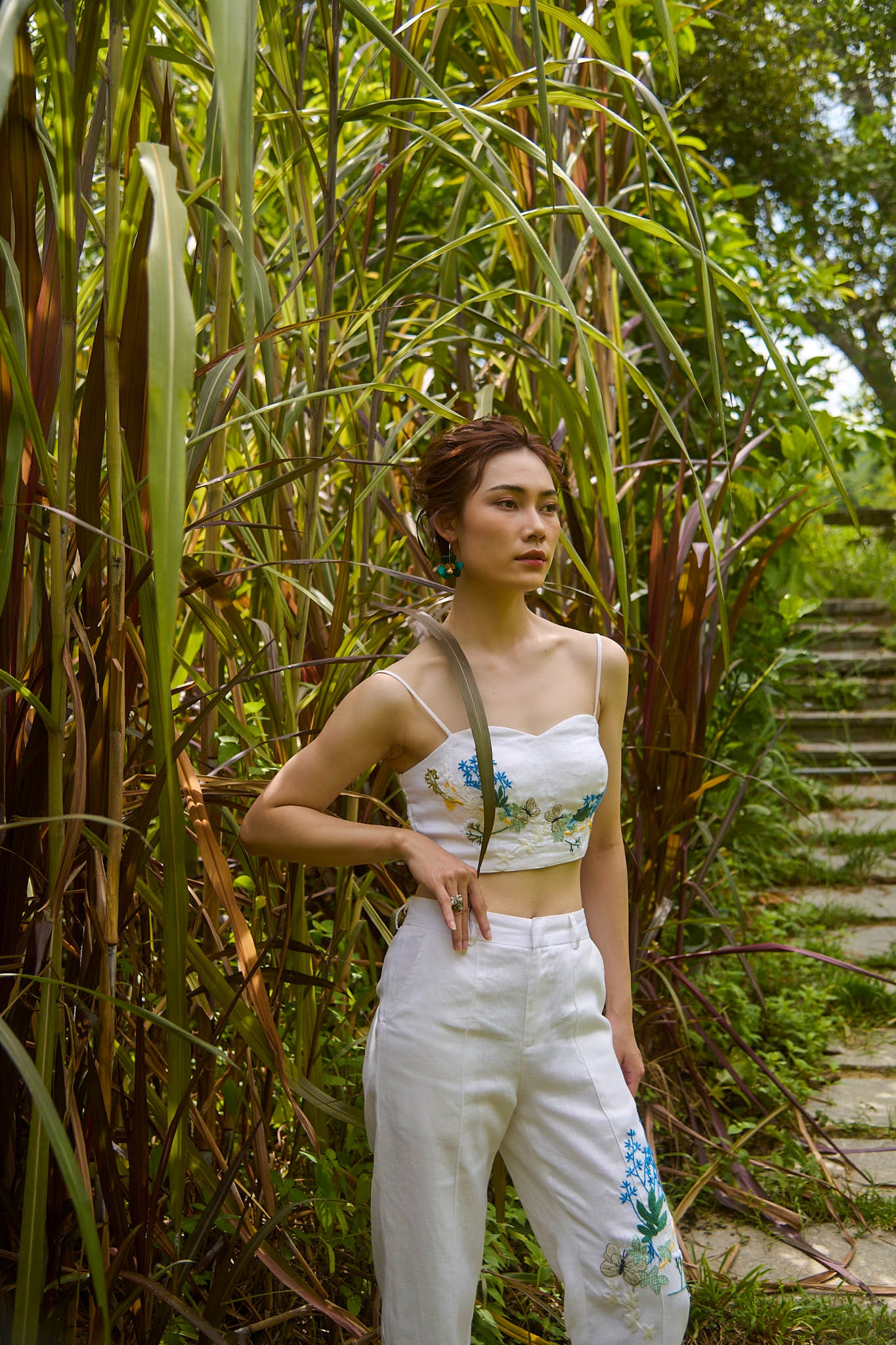 Áo croptop hai dây linen thêu tay Mơ thời trang Hity