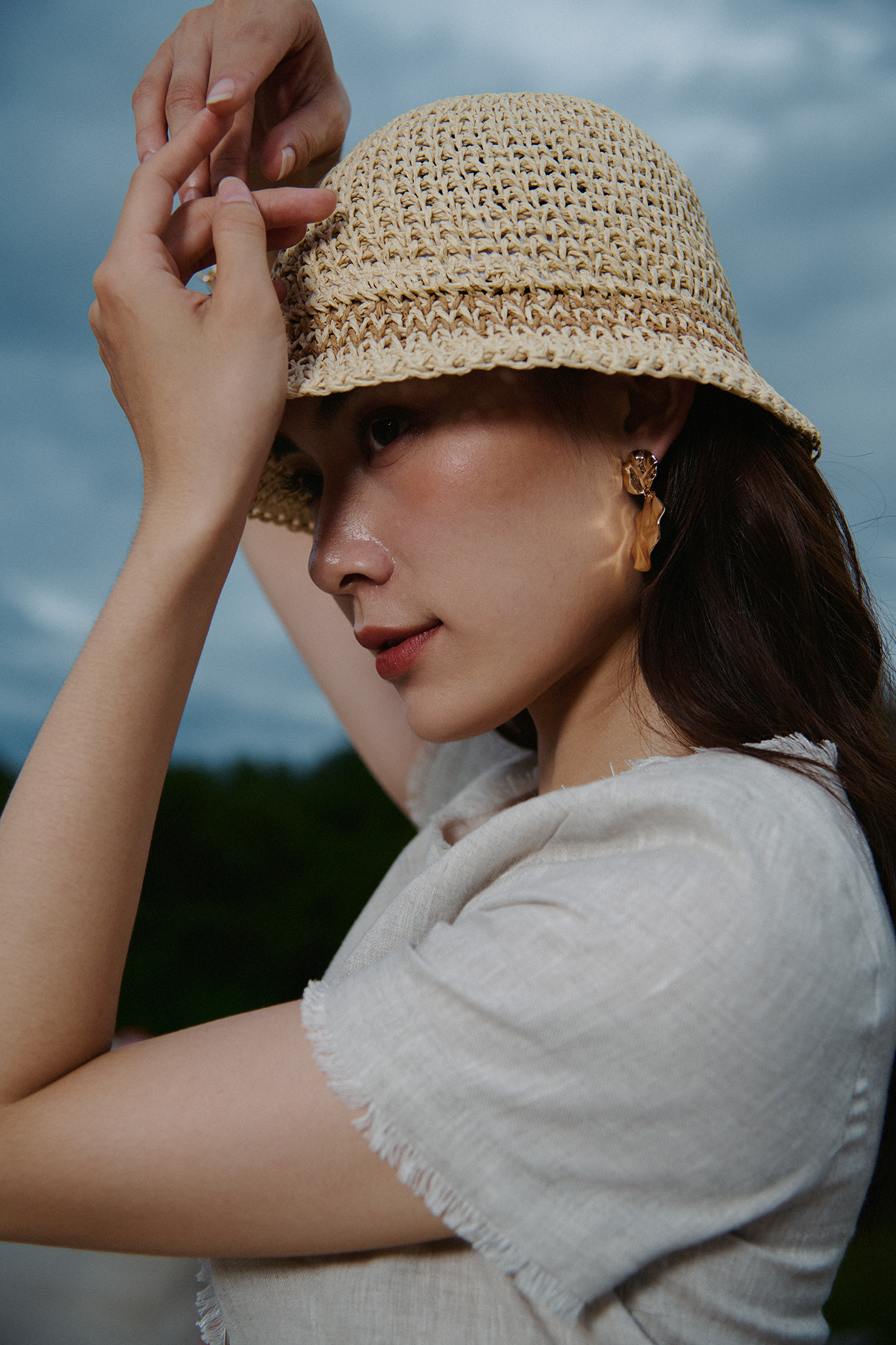 Áo linen rút chỉ thêu tay thời trang Hity