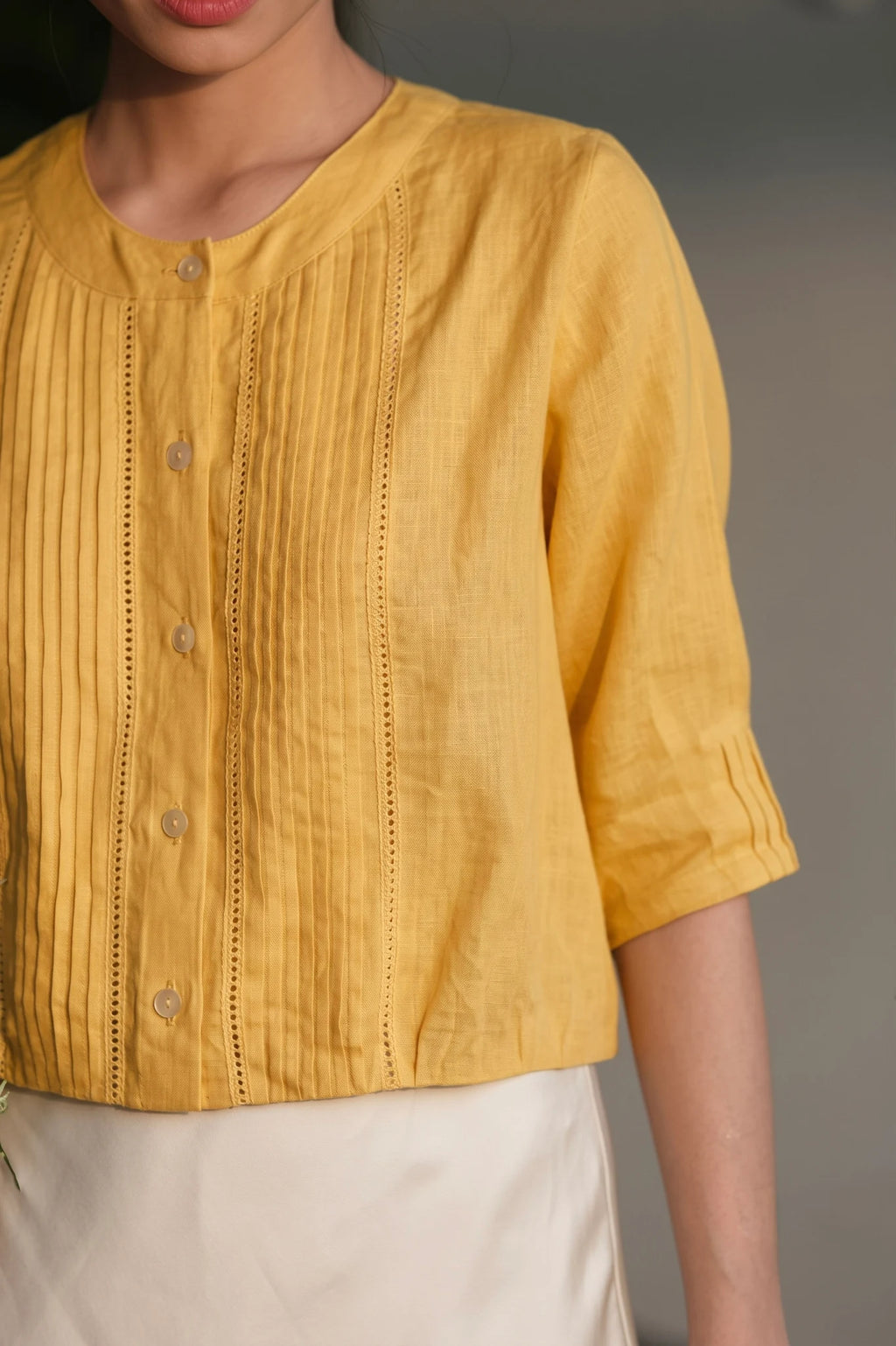 Áo linen vàng phong cách vintage thời trang Hity