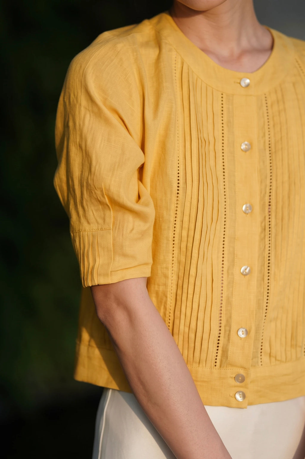 Áo linen vàng phong cách vintage thời trang Hity